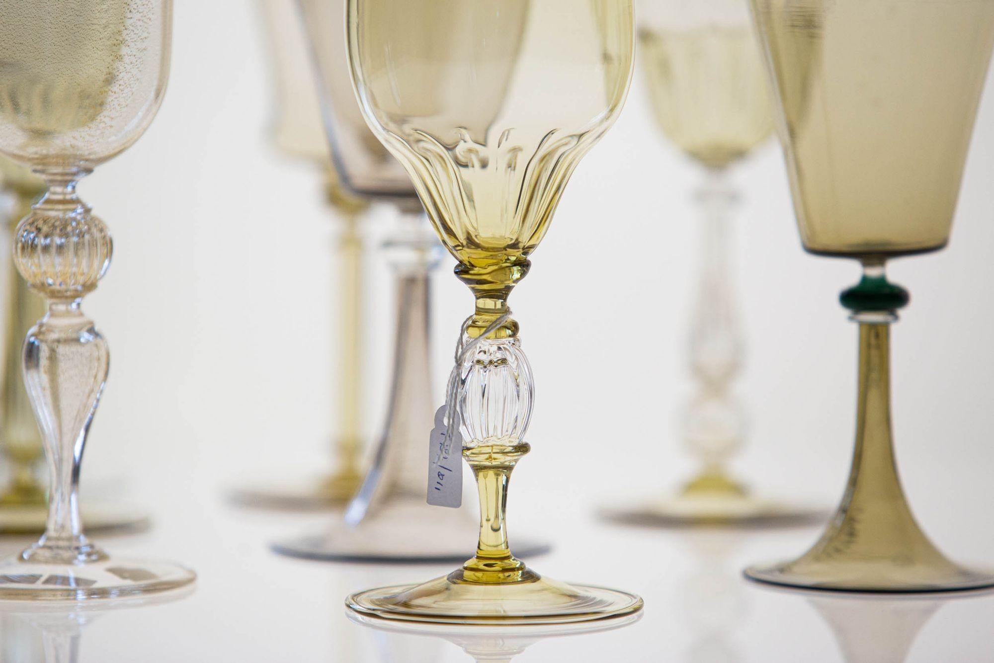 italien Ensemble éclectique de Collector de 8 verres Cenedese, chacun avec un design différent. Unique en son genre en vente