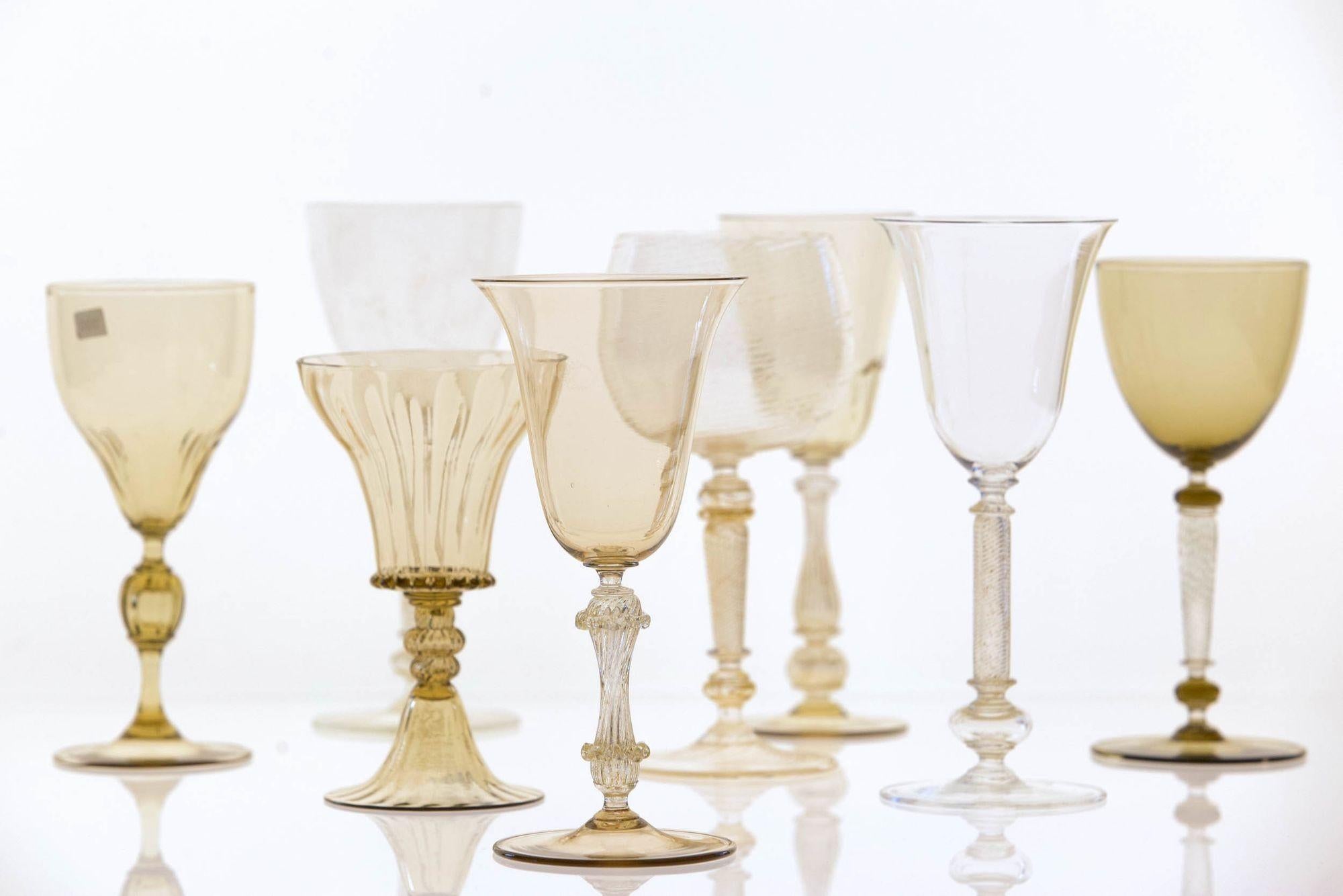 Ensemble éclectique de Collector de 8 verres à vin Cenedese, chacun avec un design différent en vente 6