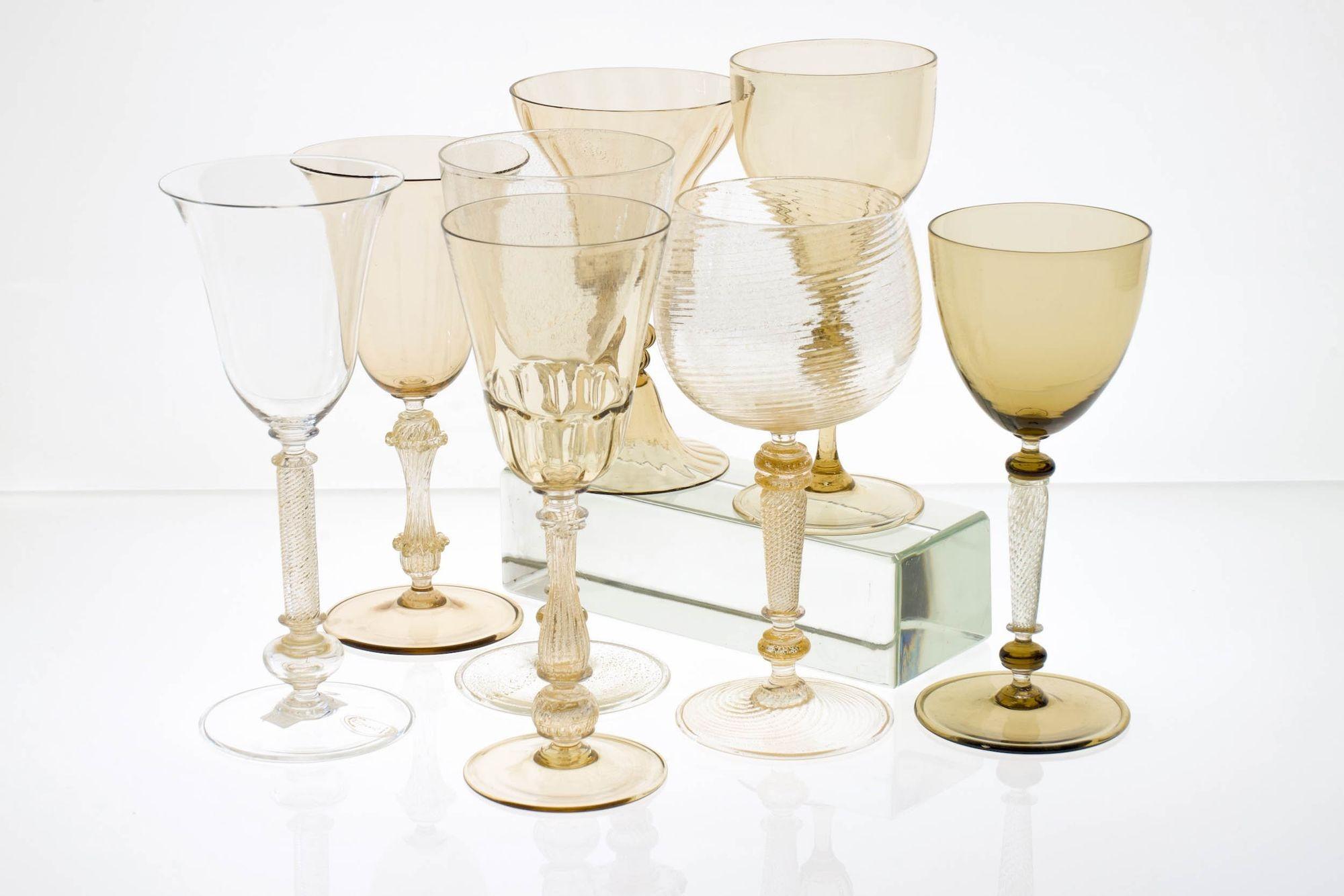 Mid-Century Modern Ensemble éclectique de Collector de 8 verres à vin Cenedese, chacun avec un design différent en vente