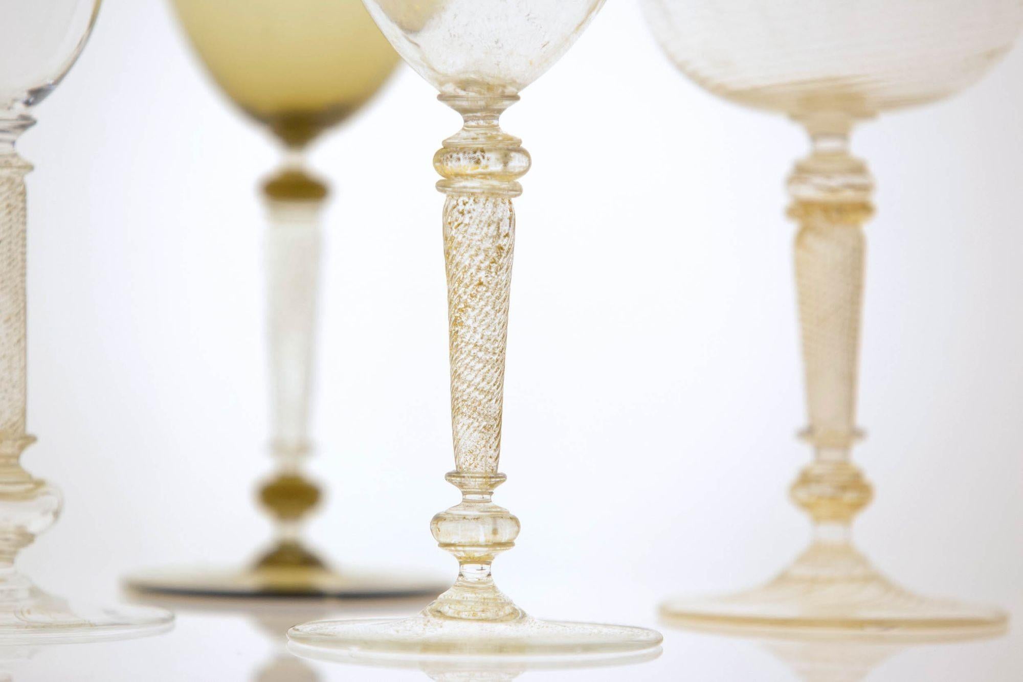 italien Ensemble éclectique de Collector de 8 verres à vin Cenedese, chacun avec un design différent en vente