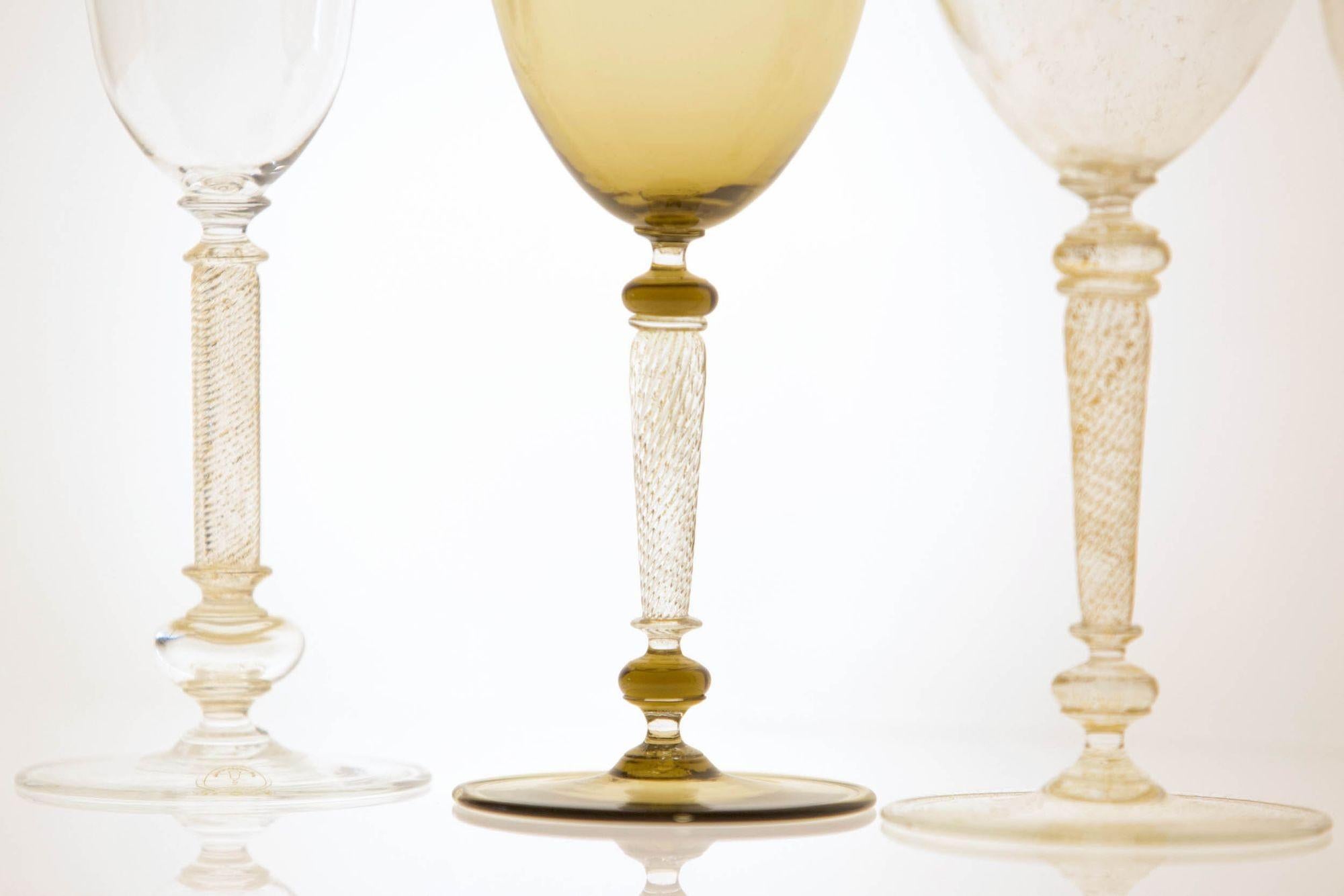 Verre de Murano Ensemble éclectique de Collector de 8 verres à vin Cenedese, chacun avec un design différent en vente