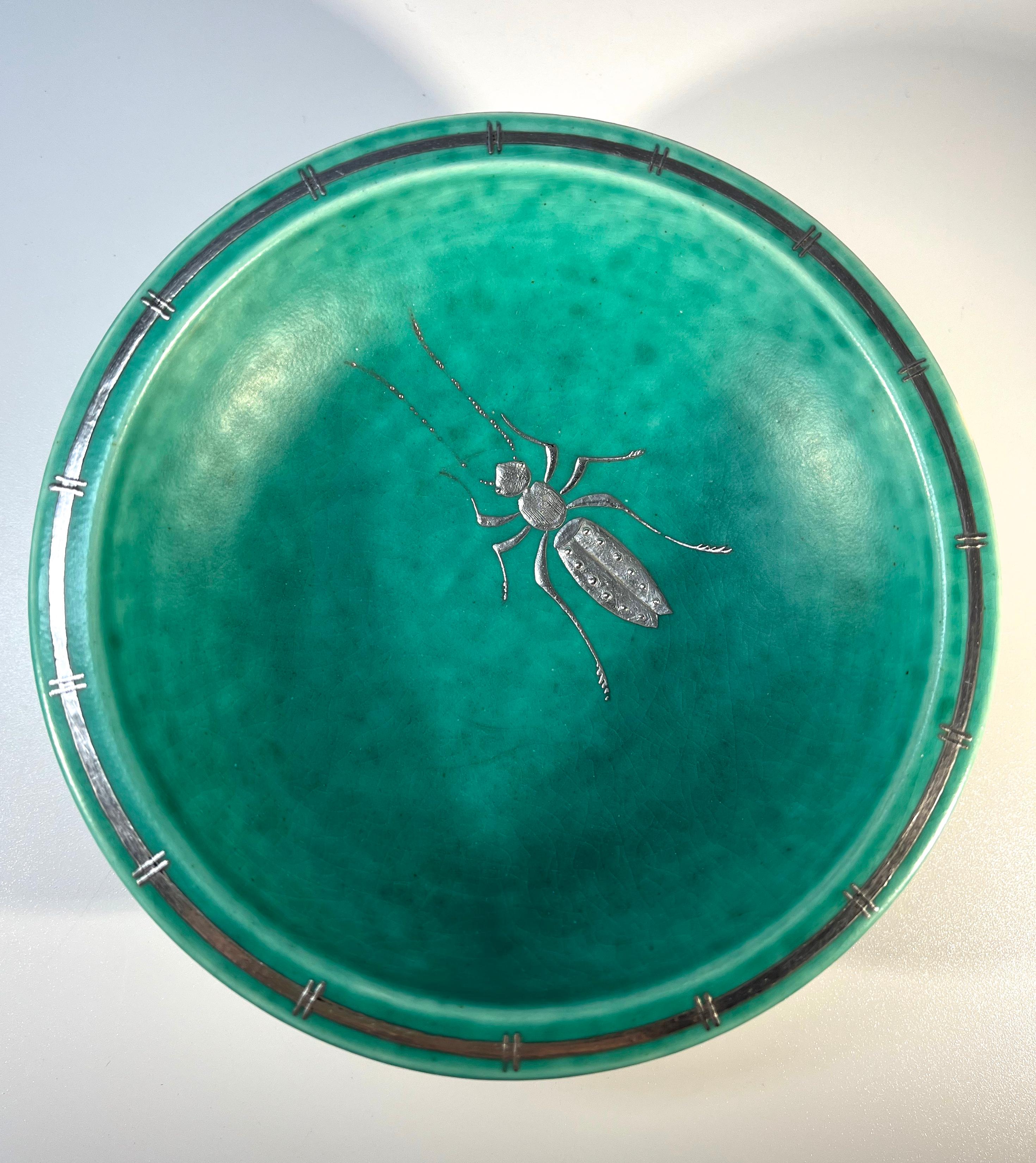 Art Déco Piatto da collezione con scarabeo esotico Wilhelm Kage, ARGENTA, Gustavsberg, Svezia c1943 in vendita