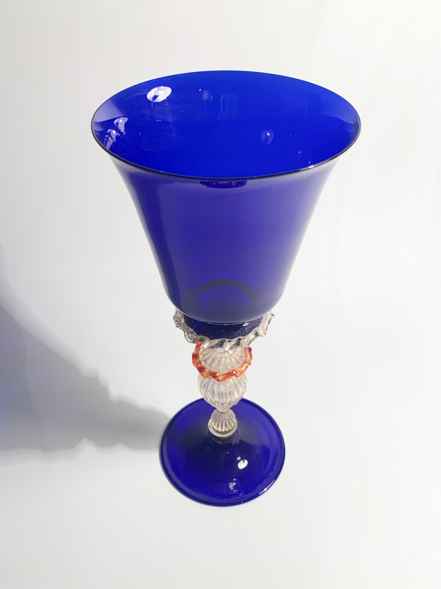 Italian Collector's goblet in hand-blown Murano glass, blue and gold, made in the 1950s

Ø 10 cm h 23 cm