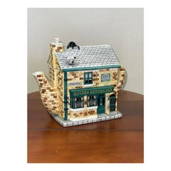 Collectors Handpainted Ceramic Coronation St ‘Rovers Return Inn’ Teapot