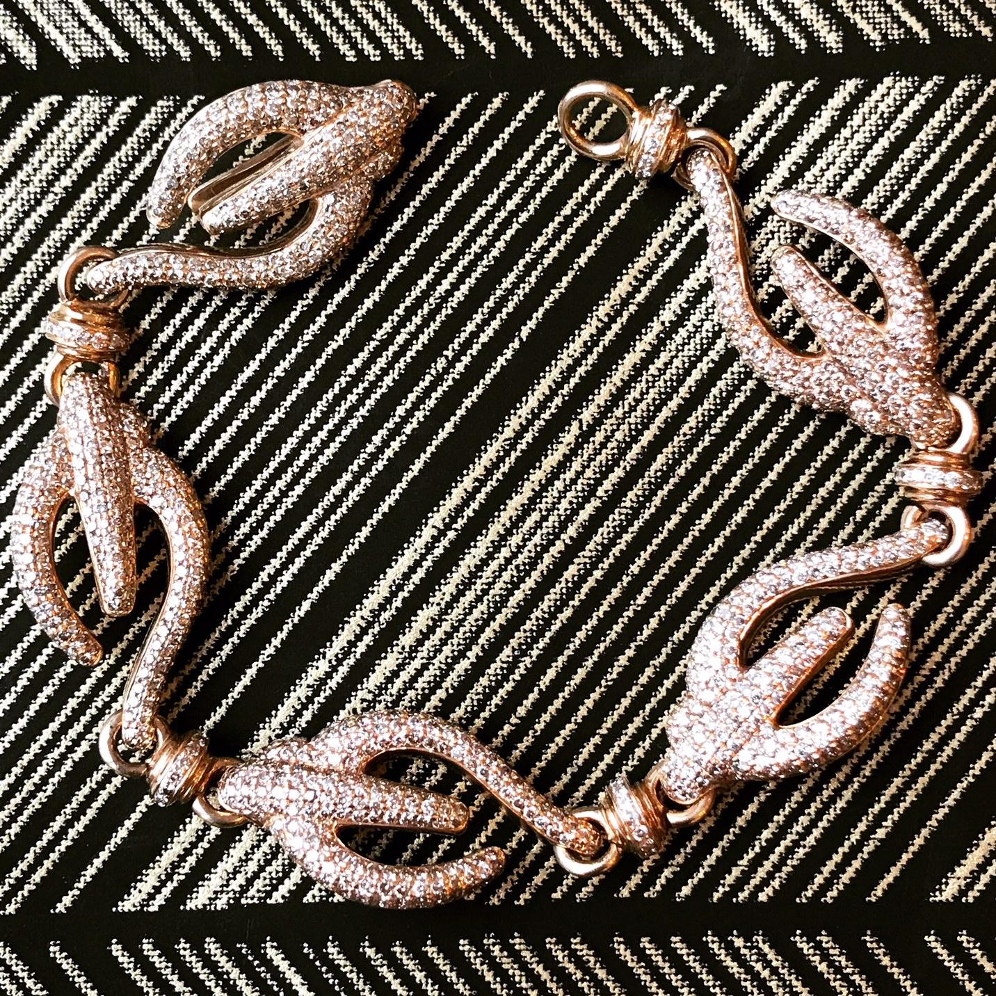 Colleen B. Rosenblat brilliant cut diamond gold bracelet In New Condition For Sale In Hamburg, DE