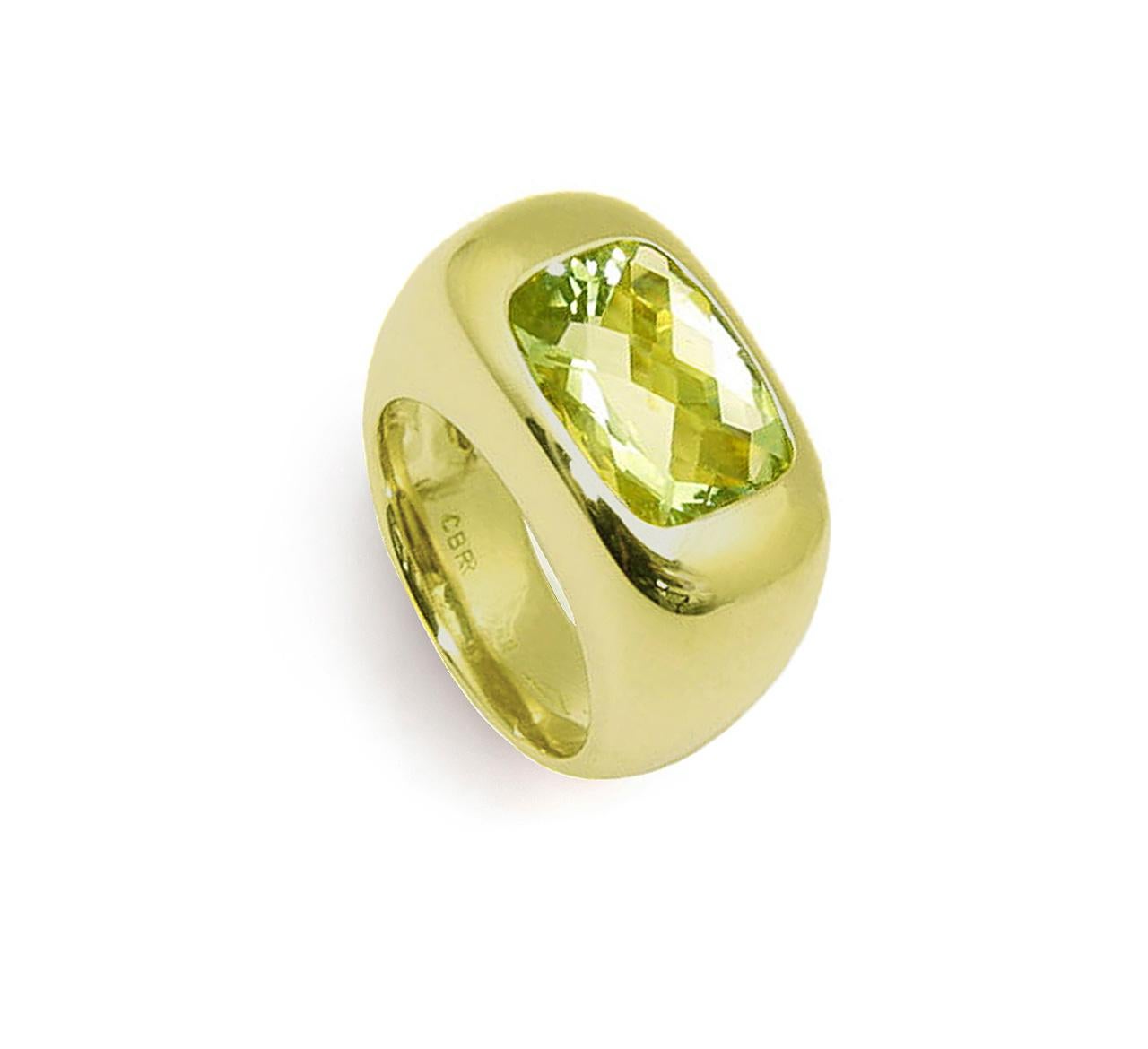 Precious basics ring 18 carat green gold with a beautiful beryl 7.09 ct. The ring size is 58 EU and 8.5 in US.
