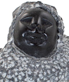 "Crossing the Road (C-48)" Scultura in pietra serpentina nera di Colleen Madamombe
