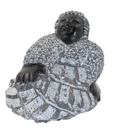 Escultura de piedra serpentina negra "Suegra (C-47)" de Colleen Madamombe