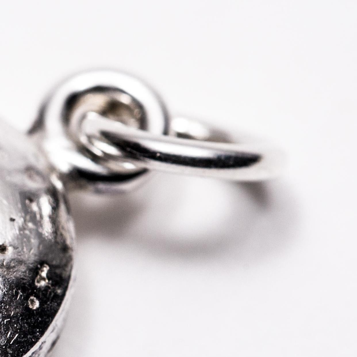 Untitled pendant (Modafinil) - Sculpture by Colleen Wolstenholme