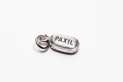Ciondolo senza titolo (Paxil - paroxetina)