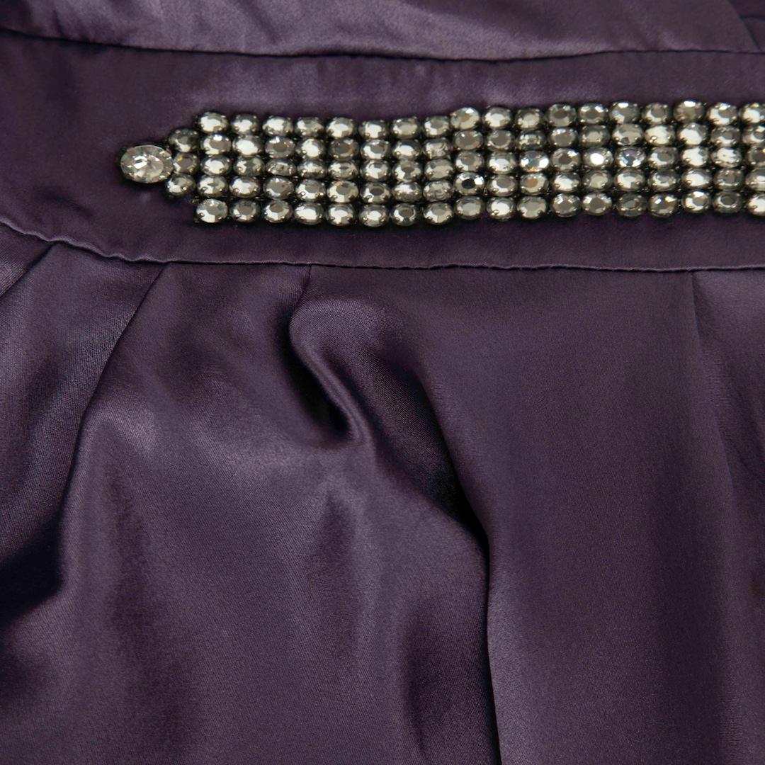 Collette Dinnigam Lila Seiden Midikleid mit Verzierungen Größe L (Grau) im Angebot