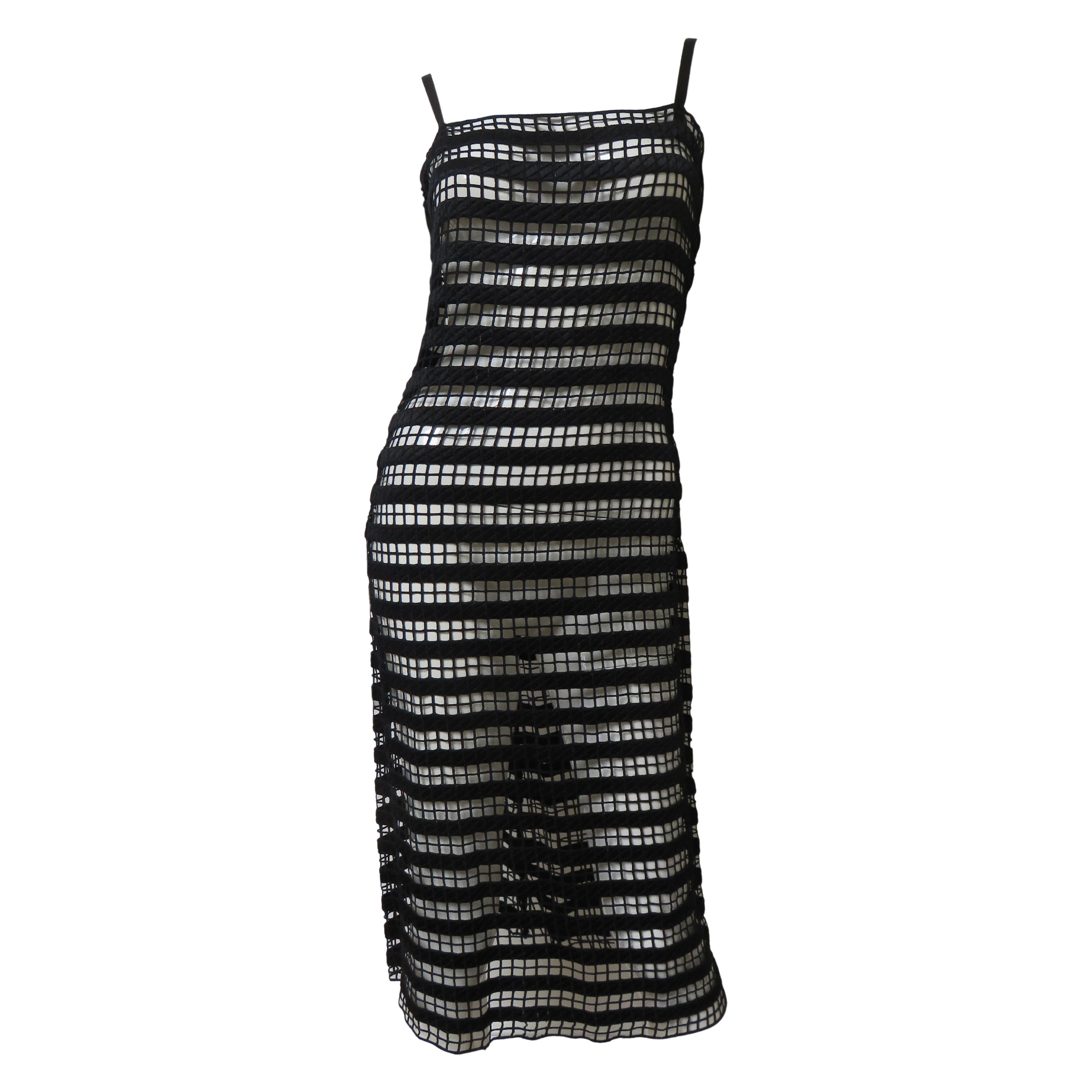 Collette Dinnigan, abito slip in pizzo geometrico e seta in vendita