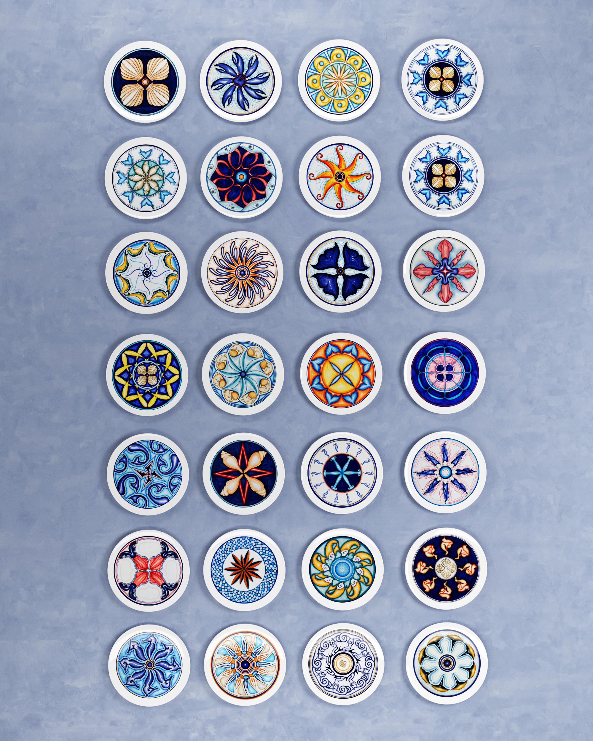 Italian Collection Colapesce - Ensemble de 28 assiettes entièrement peintes à la main. en vente