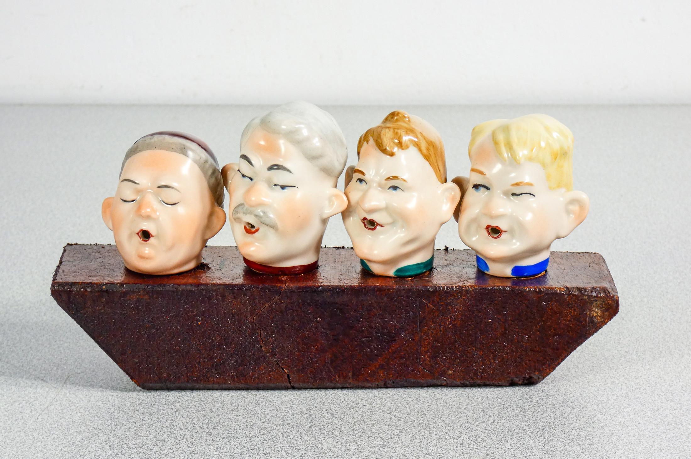 Collection of four
cap-verses
porcelain and cork
WAGNER & APEL.

ORIGIN
Germany

PERIOD
Novecento

MARK
WAGNER & APEL

MATERIALS
Porcelain and cork

DIMENSIONS
Single cap:
Height: 9 cm approx
Width: 5.5 cm approx
Depth: 4.5 cm