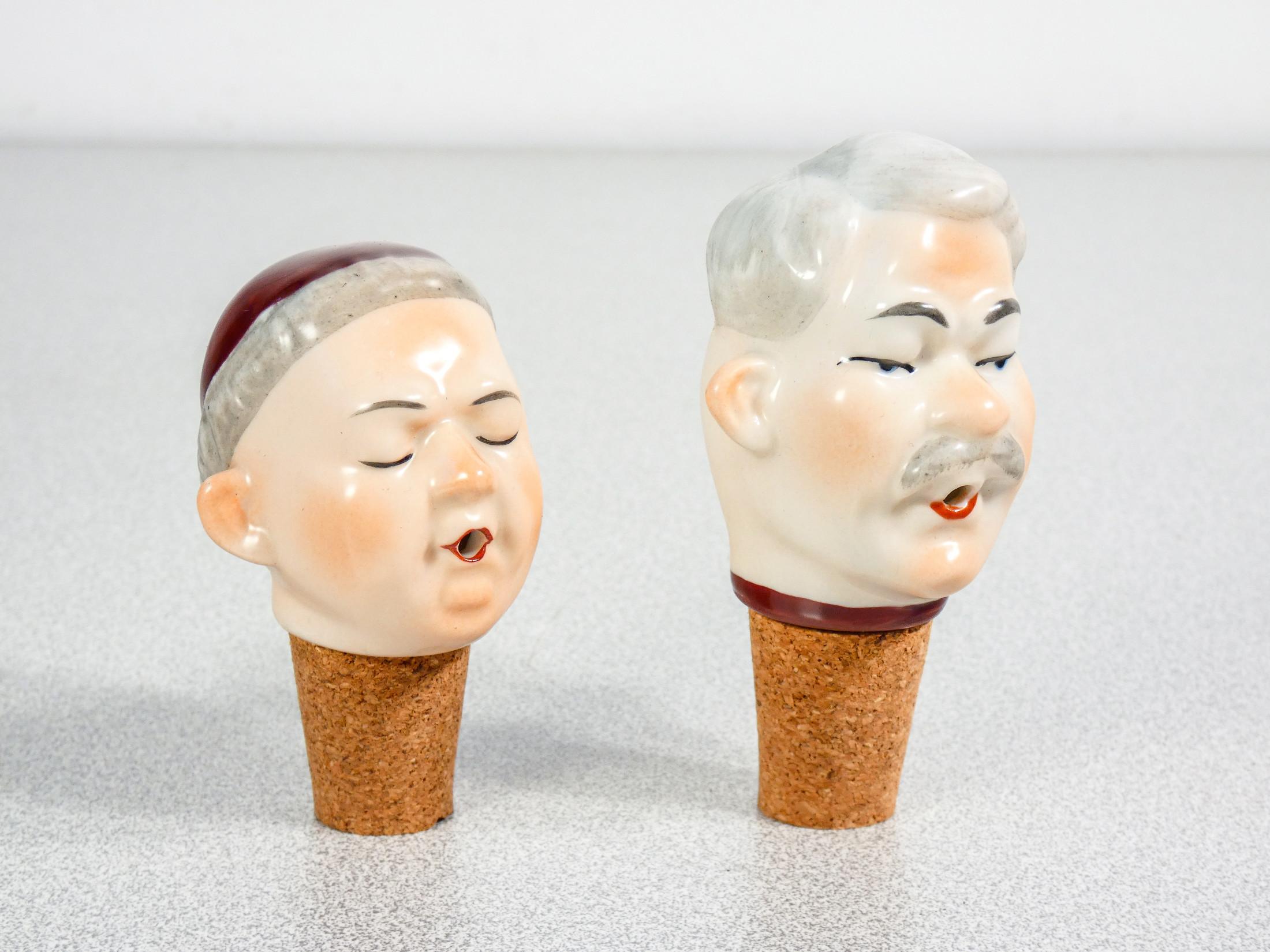 WAGNER & APEL collection of four porcelain and cork stopper-versions For Sale 2