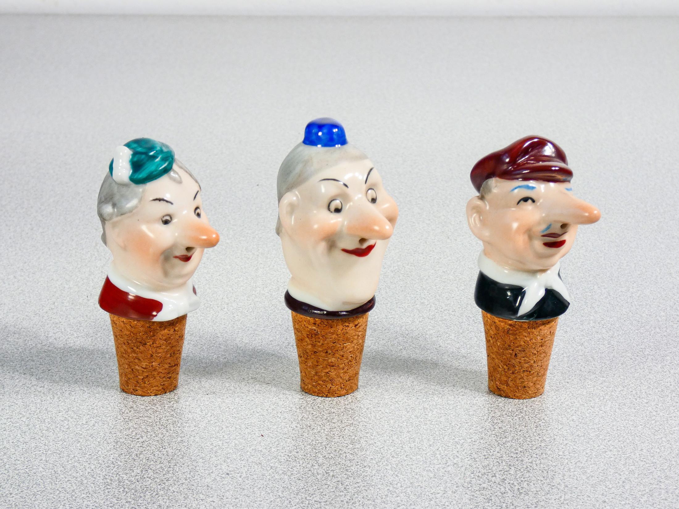 WAGNER & APEL collection of six porcelain and cork stopper-versions For Sale 4