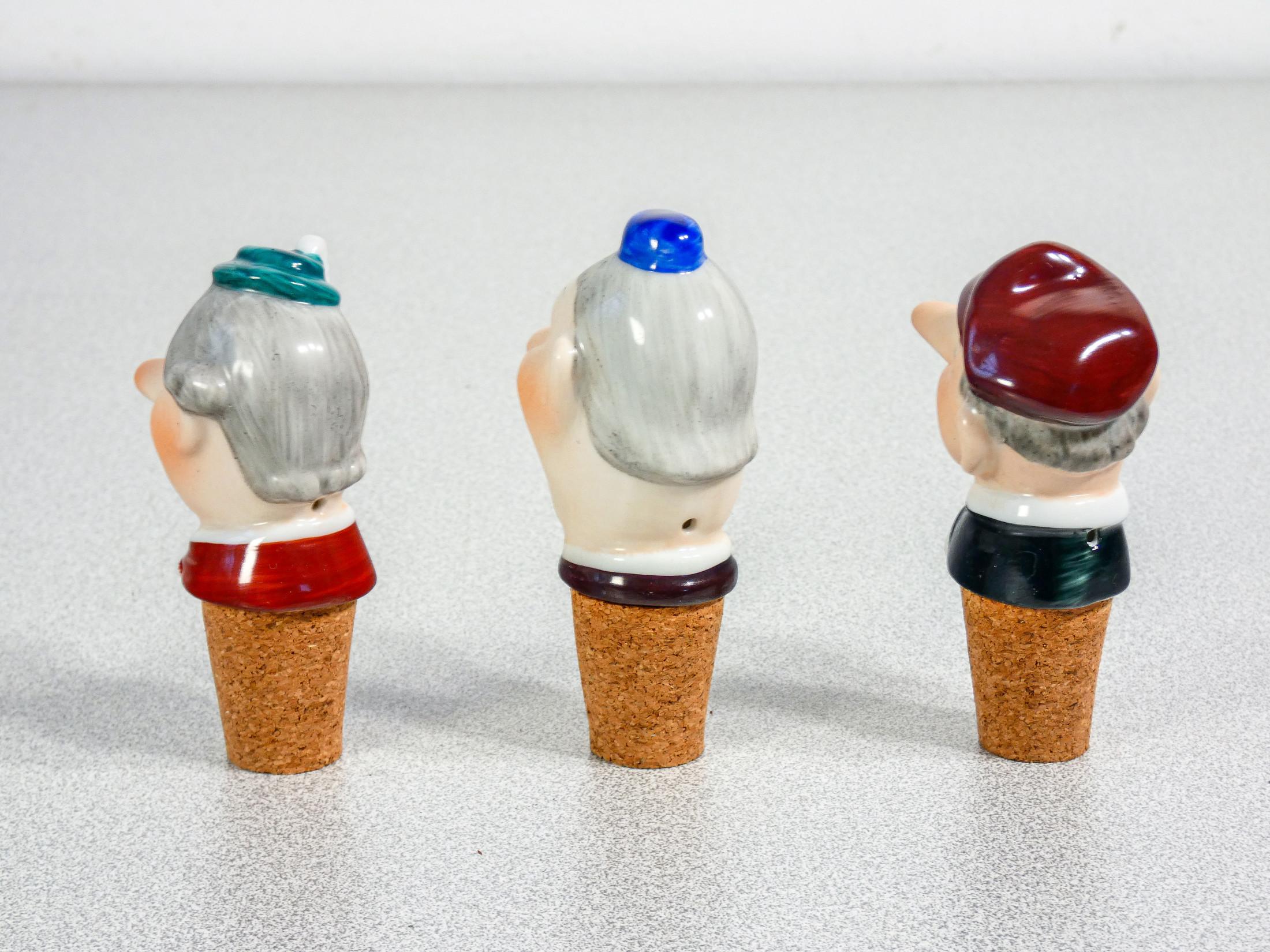 WAGNER & APEL collection of six porcelain and cork stopper-versions For Sale 6
