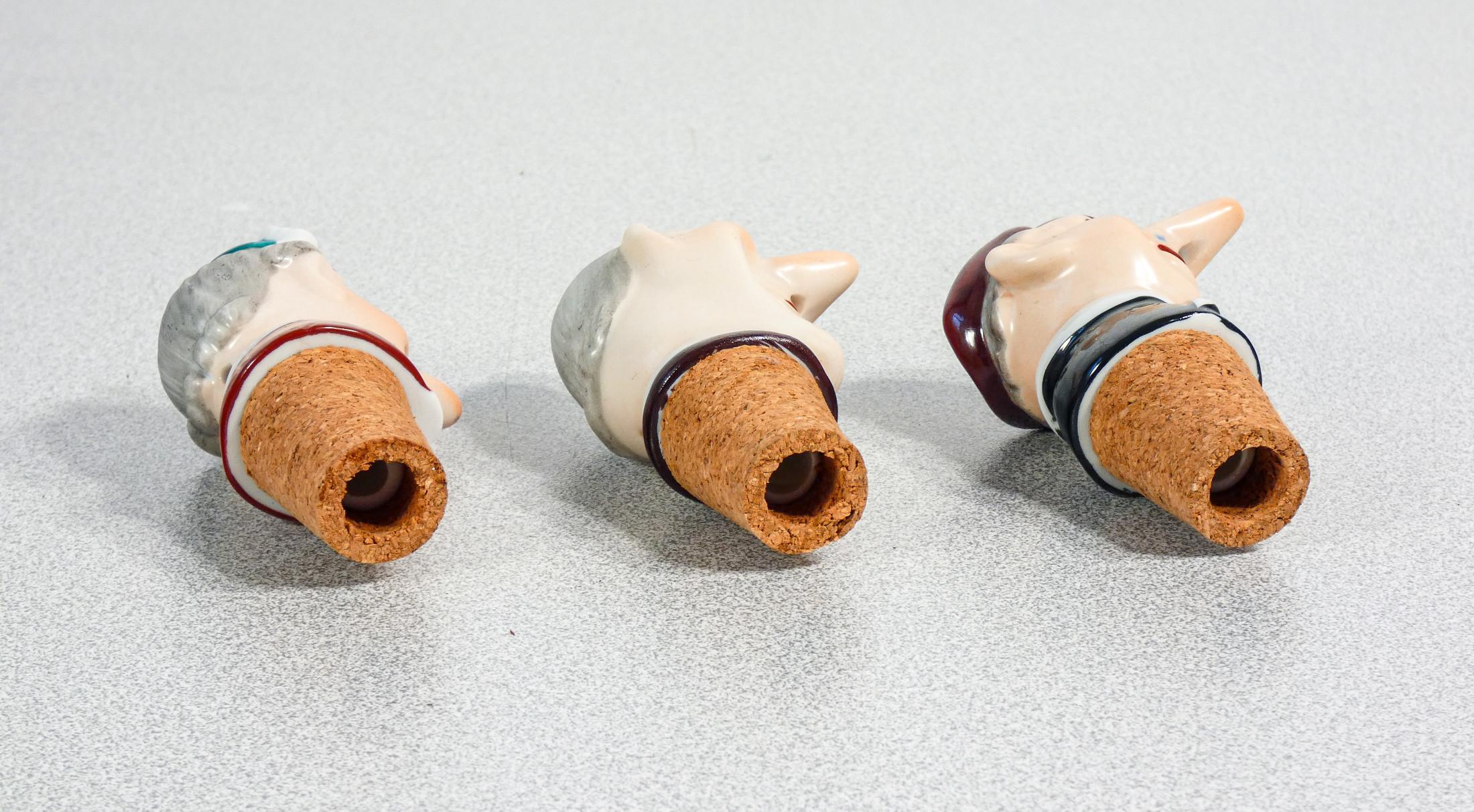 WAGNER & APEL collection of six porcelain and cork stopper-versions For Sale 7