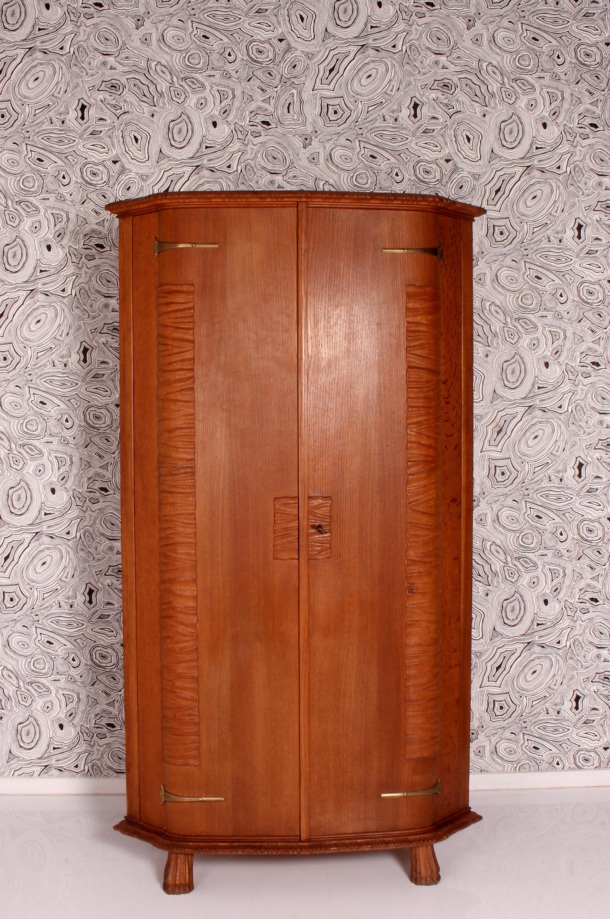 Colli Torino (Est. 1850) Art Nouveau Italian Corner Cabinet Wardrobe Solid Oak  For Sale 3