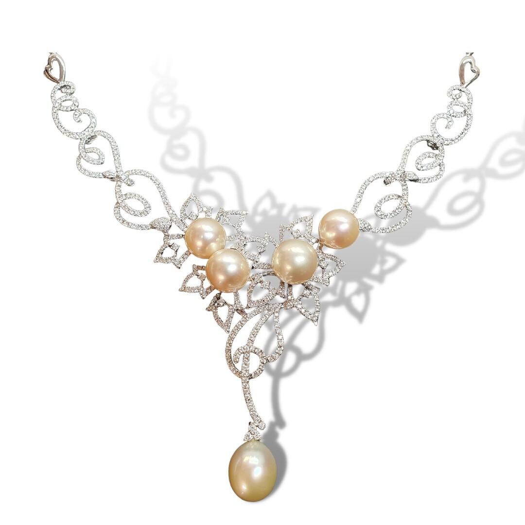 Collier Al Majed Jewellery, en oder blanc 18 Karat Perlen et Diamanten (Barock) im Angebot