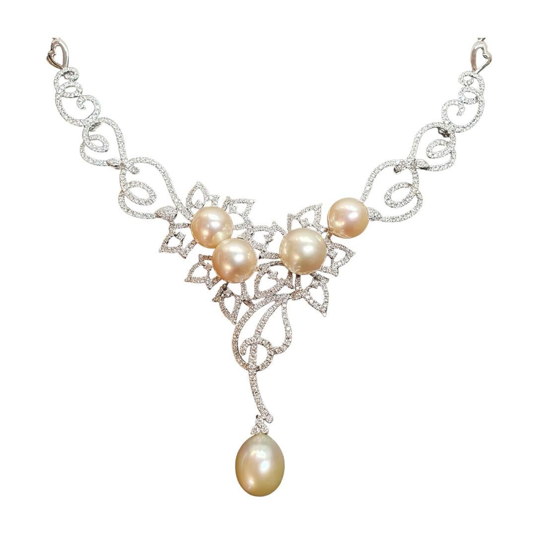 Collier Al Majed Jewellery, en oder blanc 18 Karat Perlen et Diamanten im Zustand „Hervorragend“ im Angebot in OUISTREHAM, FR