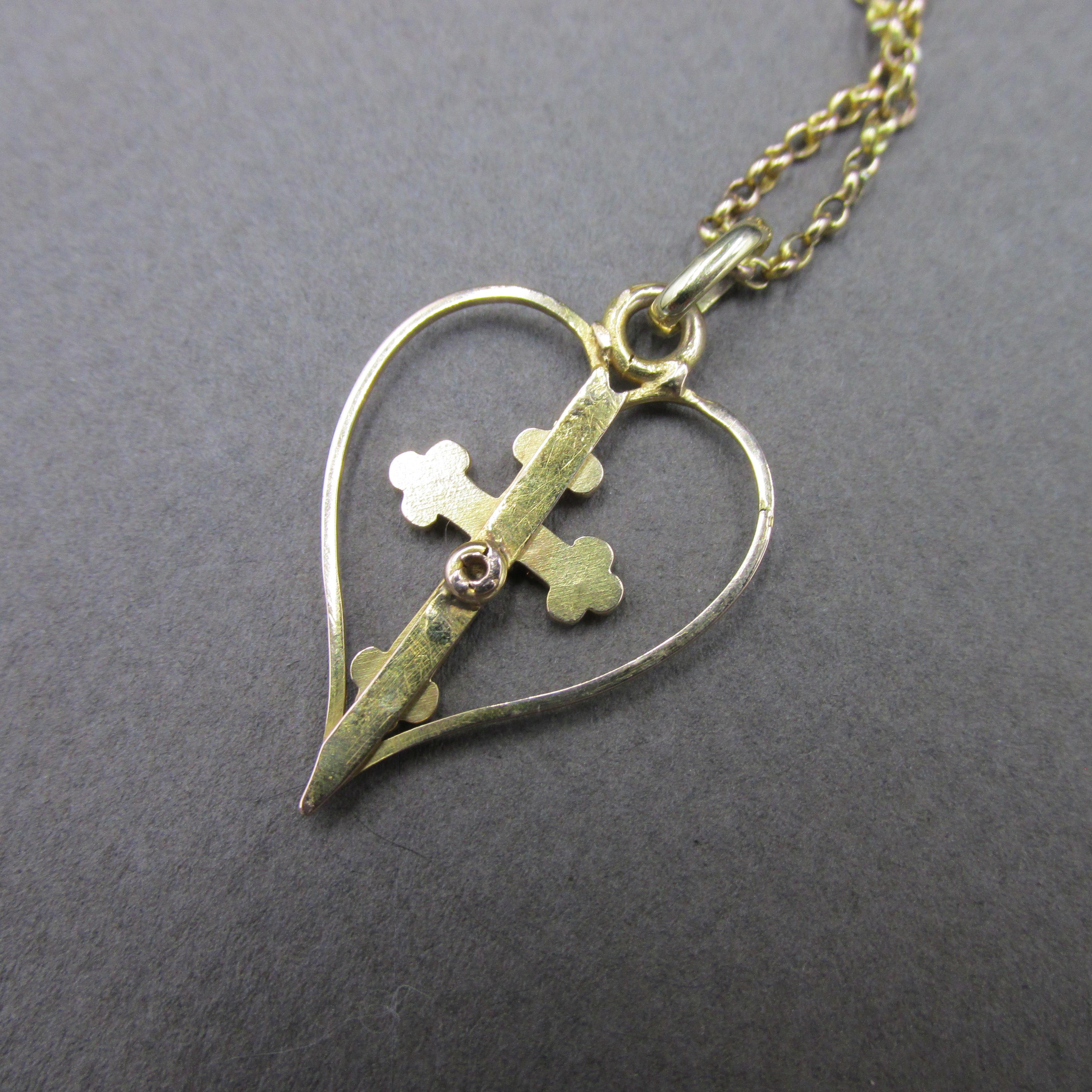 Jewelry Trends Pendentif croix médiévale en acier inoxydable sur collier en cuir noir de 45,7 cm, Métal
