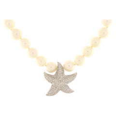 Necklace with pearls and starfish white gold and diamonds.