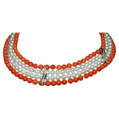 Collier de chien avec perles japonaises, coraux et diamants