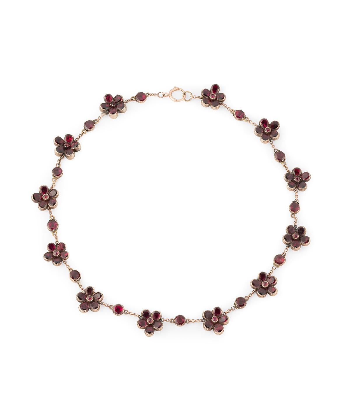Collier della fine del 19° secolo ornato di fiori in granata in vendita 4