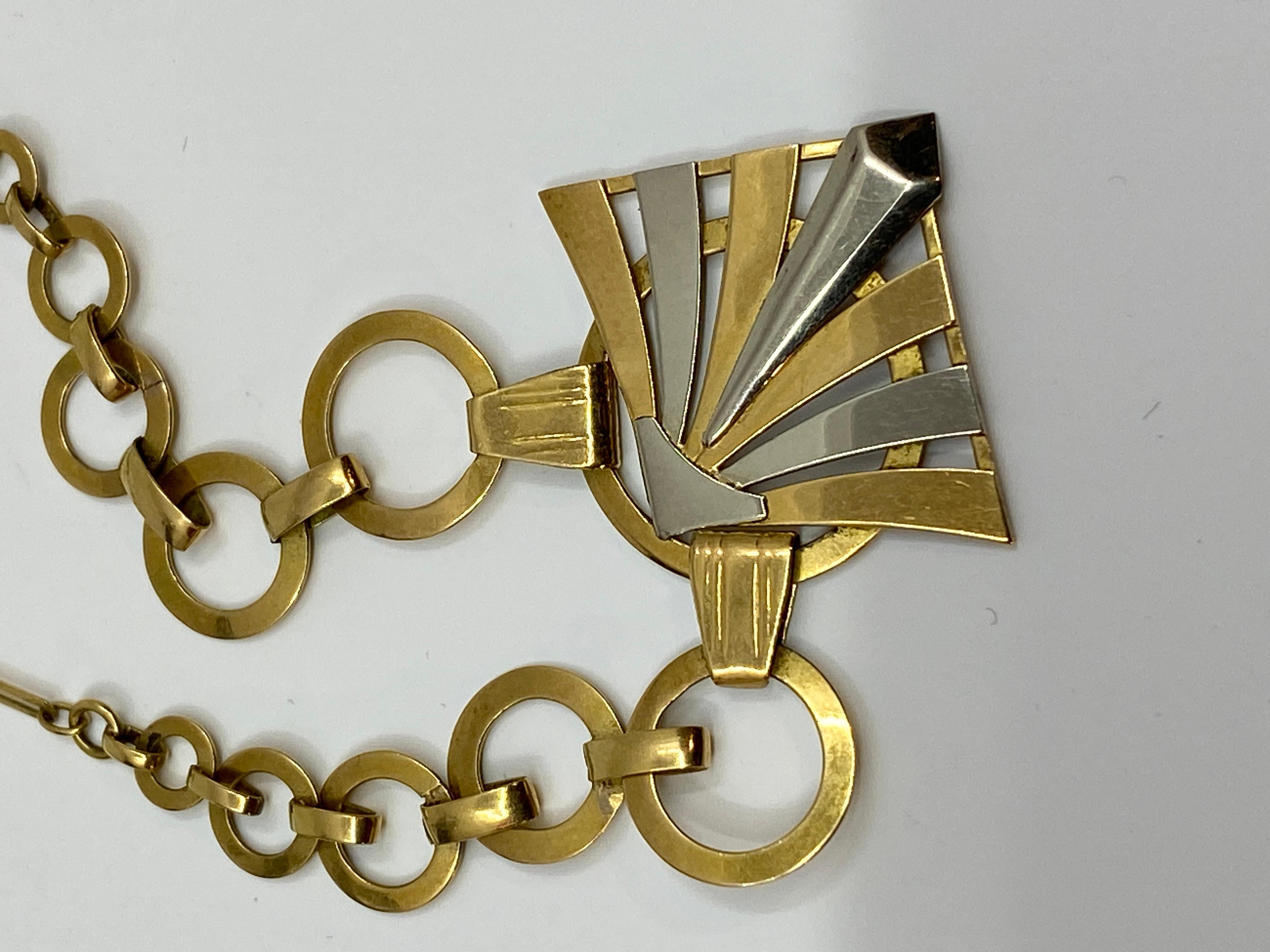 Collier en or 18 Carats à décor d’éventail, époque Art Deco For Sale 6