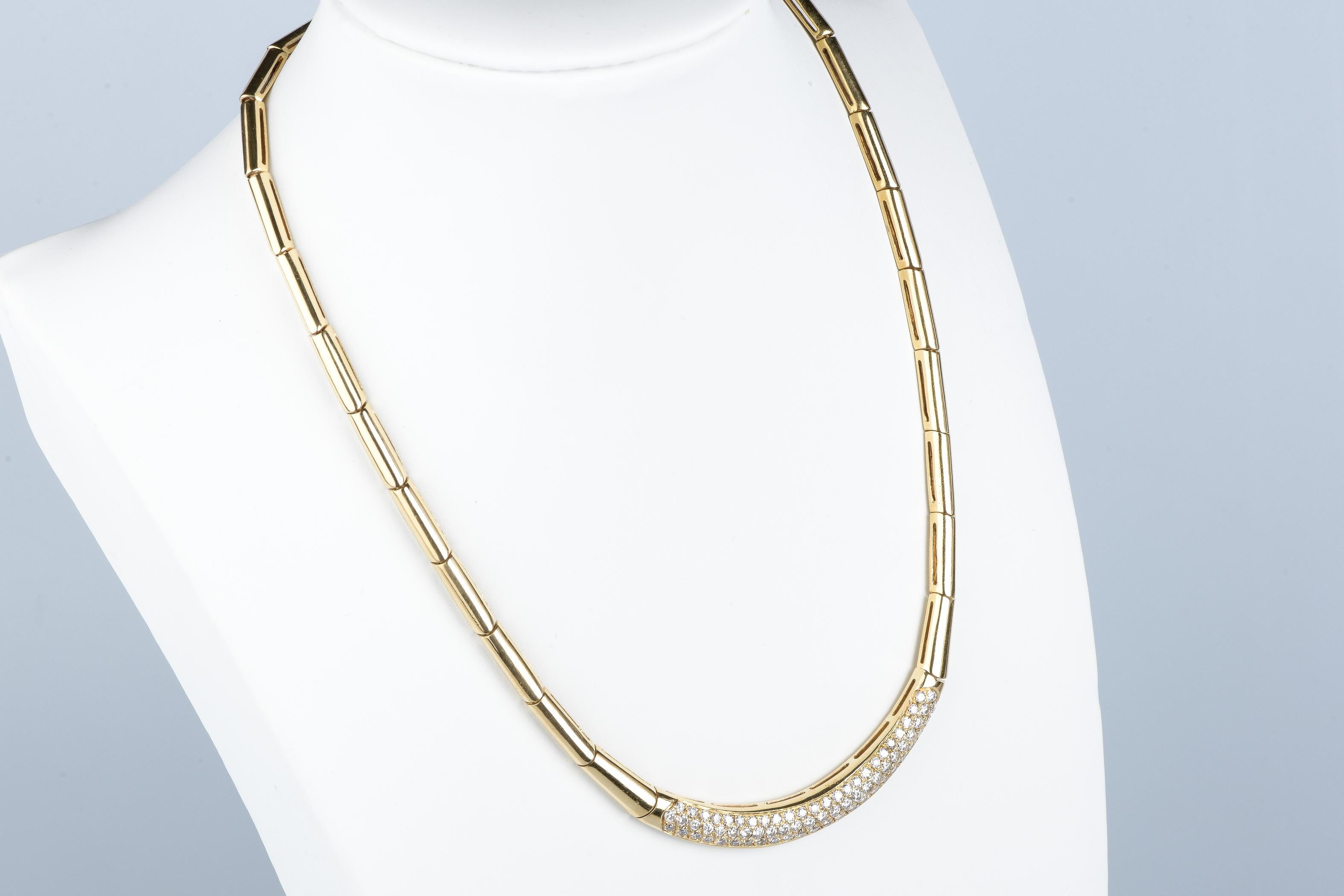 Round Cut Collier en or jaune 18 cts For Sale