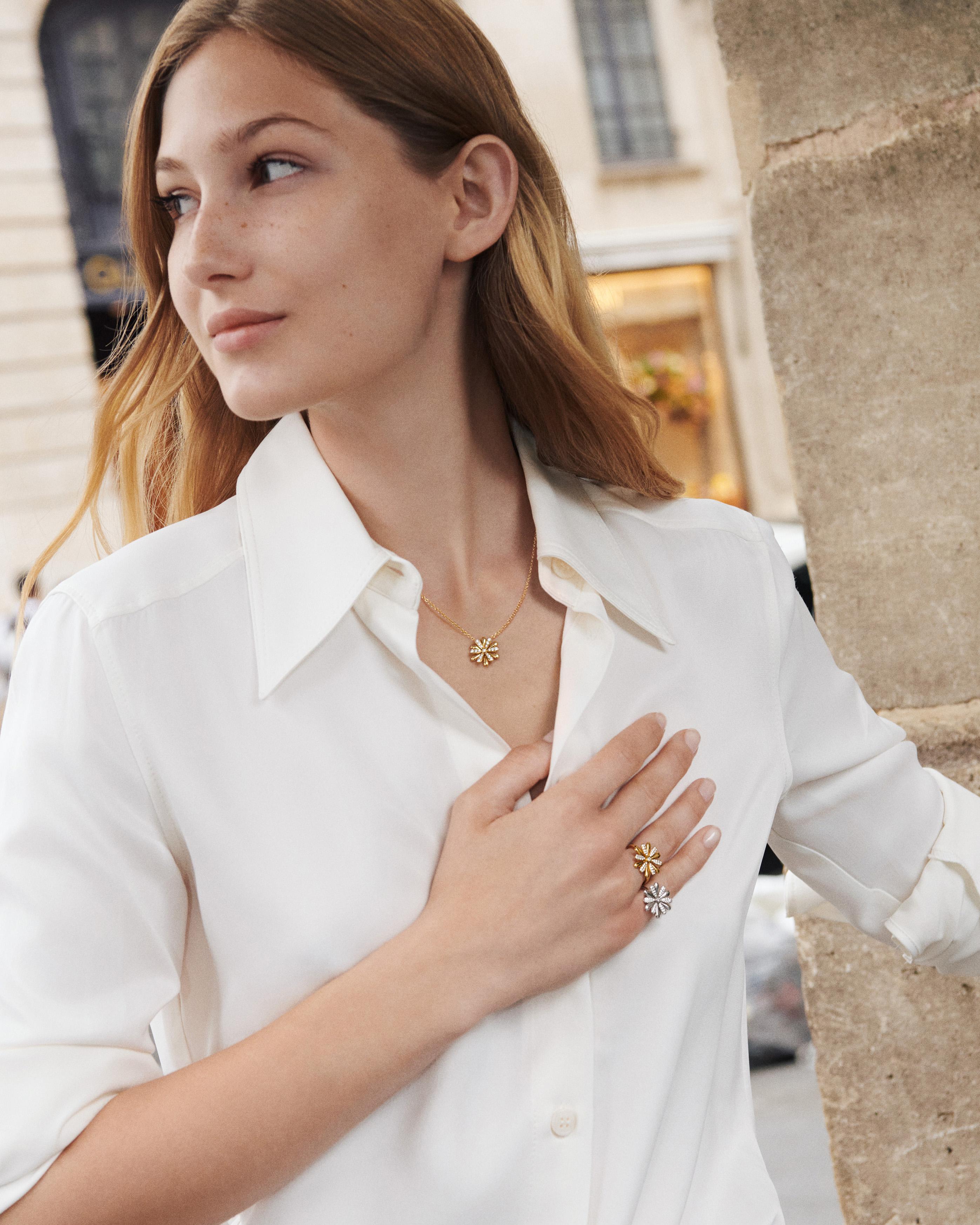 18 Karat Gelb- und Weißgold Halskette, Diamanten, Blumen-Kollektion (Brillantschliff) im Angebot