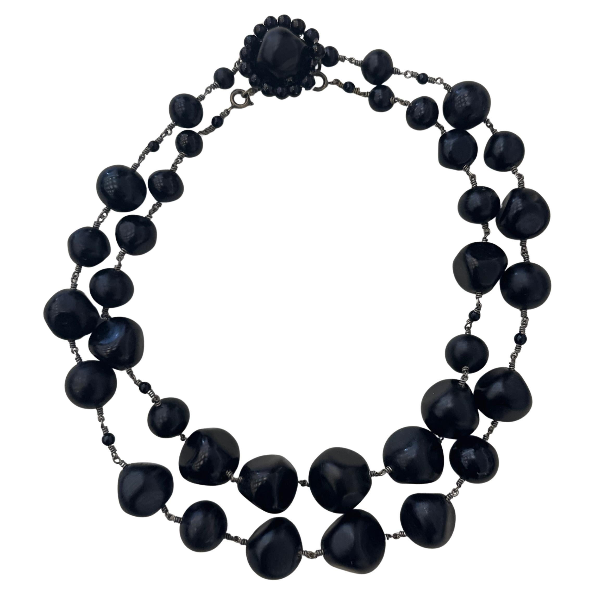 Collier iconico in perle nere – modello “Jackie” Francia, fine anni ’90 in vendita