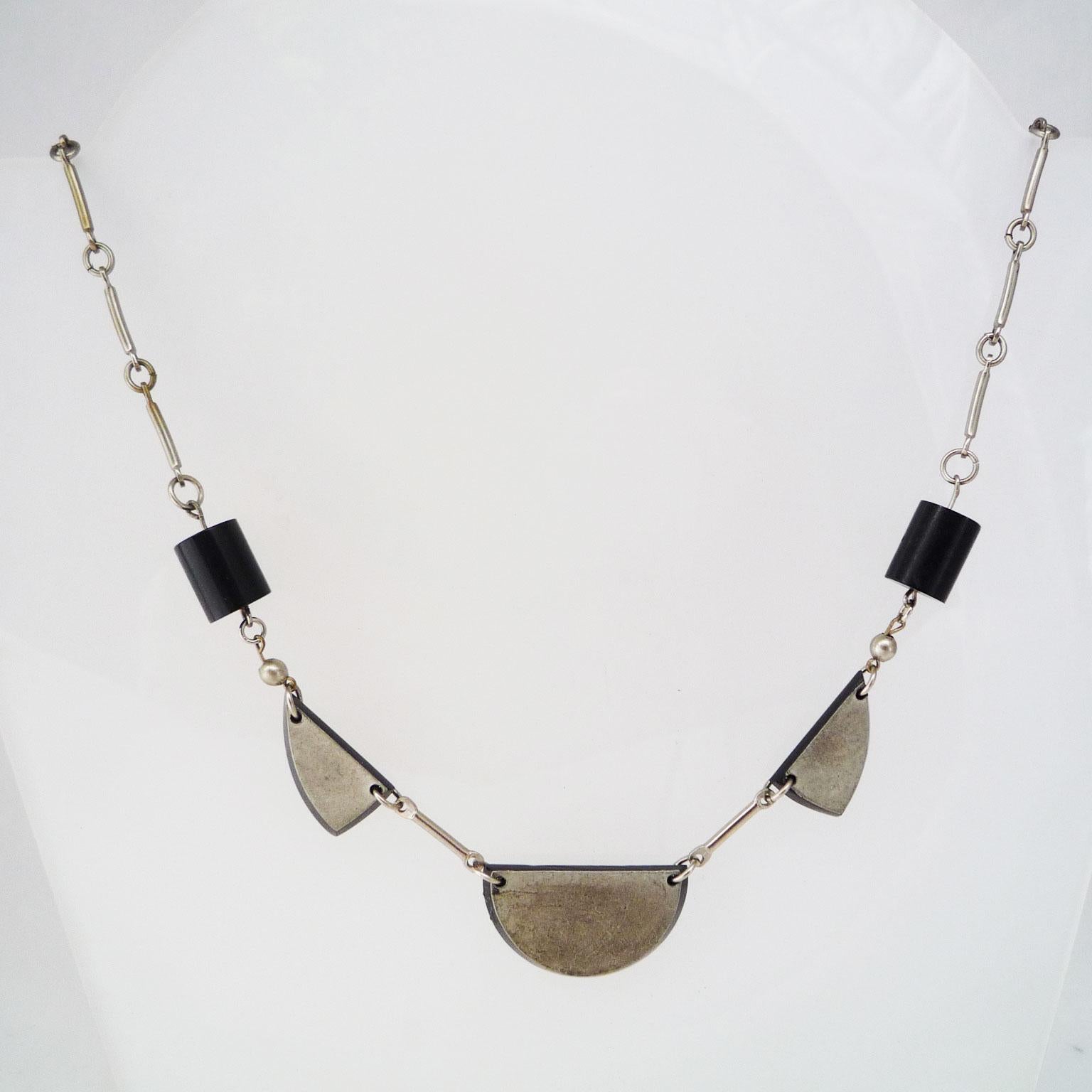 Donna Collier in Cromo e Galalite di Jakob Bengel, circa 1920/30 in vendita