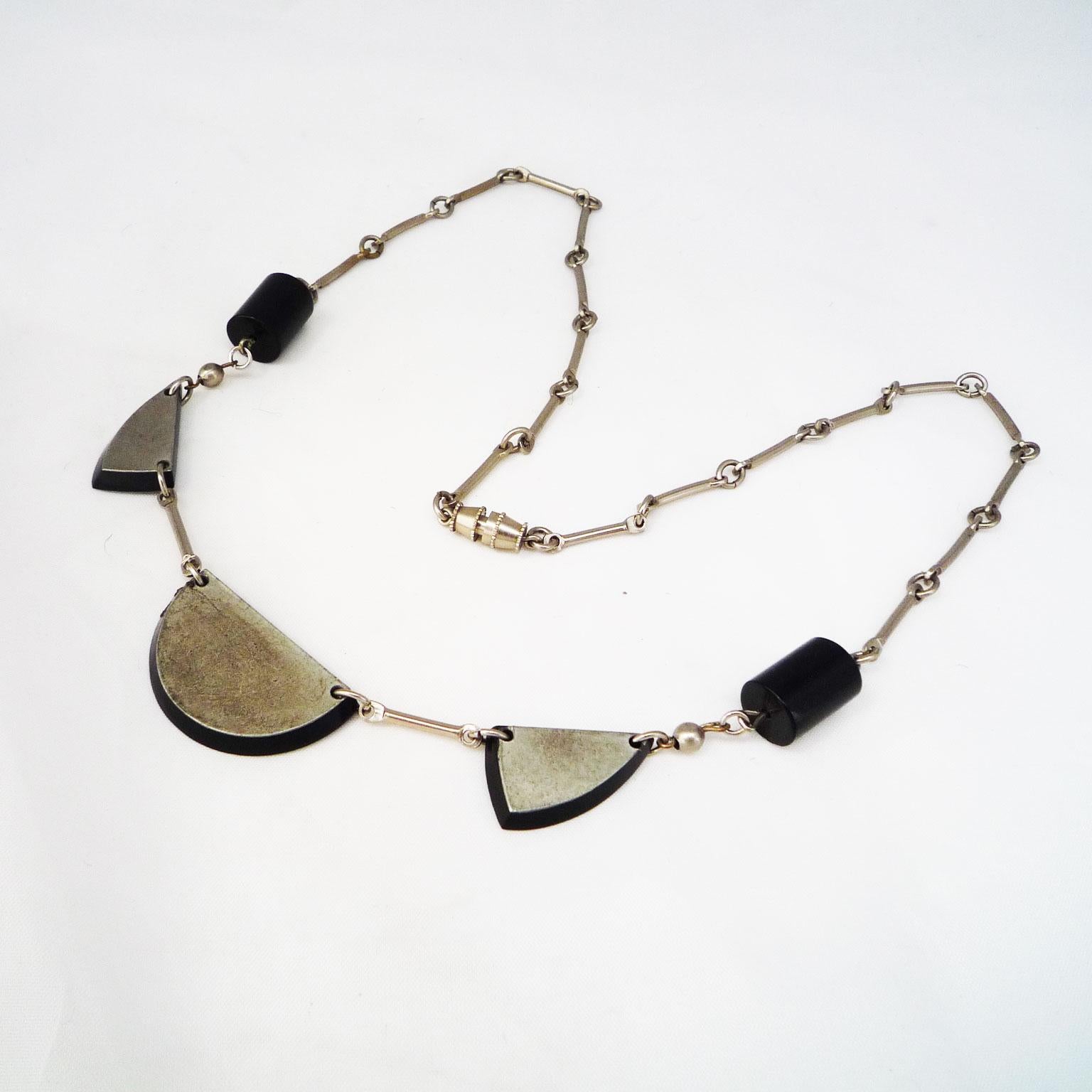 Collier in Chrome and Galalith by Jakob Bengel, around 1920/30 In Good Condition For Sale In Berlin, DE