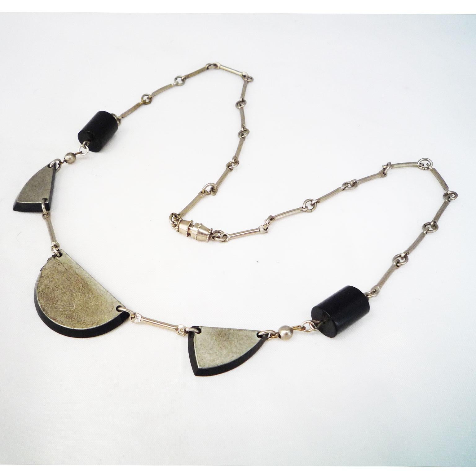 Collier in Cromo e Galalite di Jakob Bengel, circa 1920/30 in vendita 3