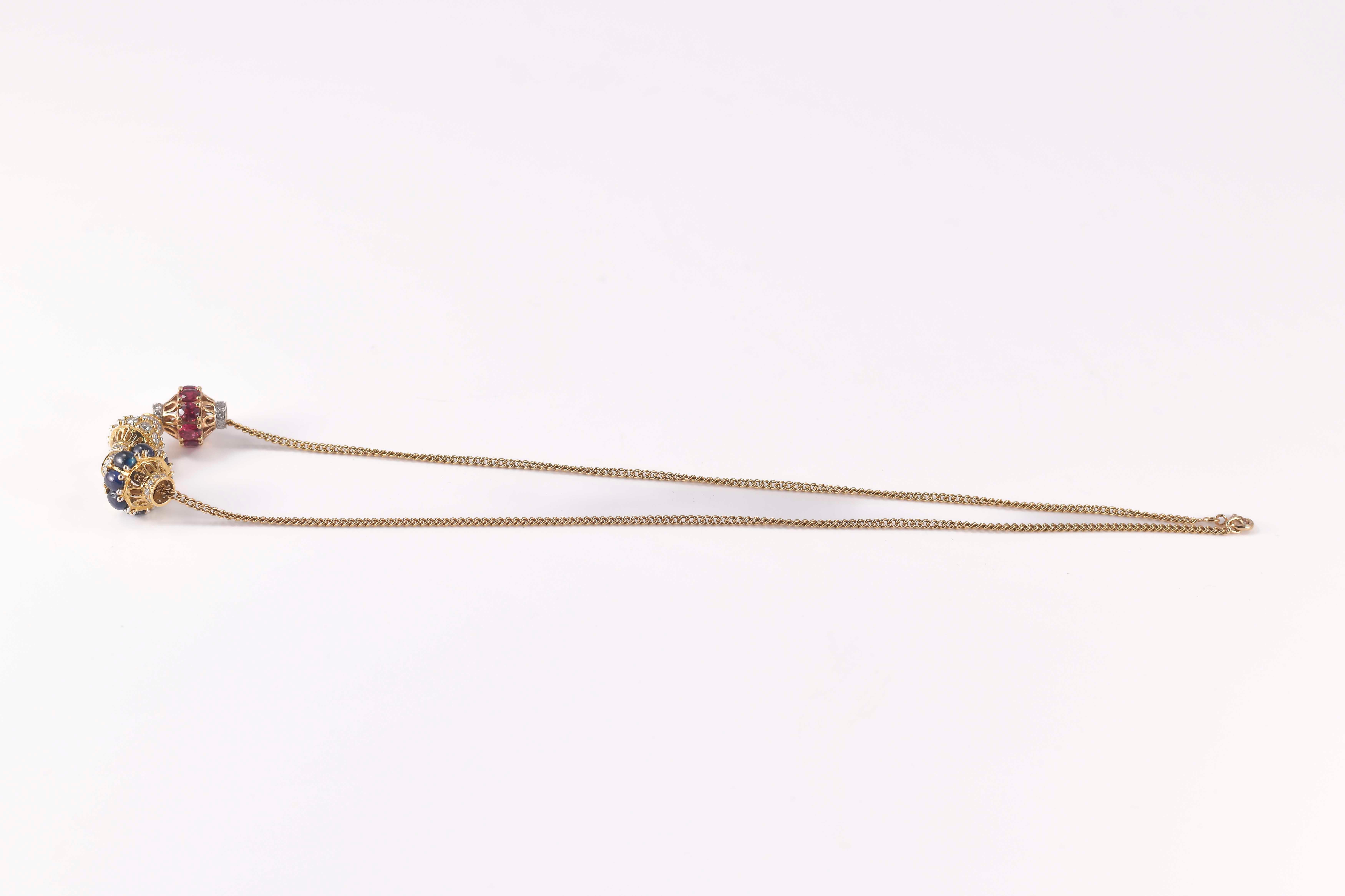 Collier in oro con tre cioncioli a cursore mobili en Bueno estado para la venta en Bologna, IT