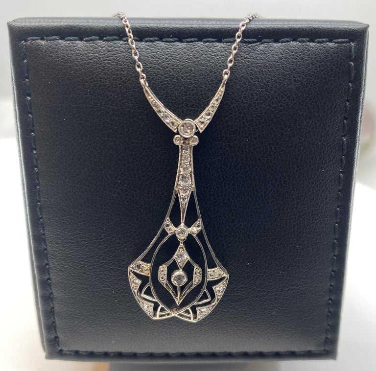 Collier Pendentif Belle Epoque - Argenté, Ovale, Serti De CZ Blanc, Style 1890, Neuf