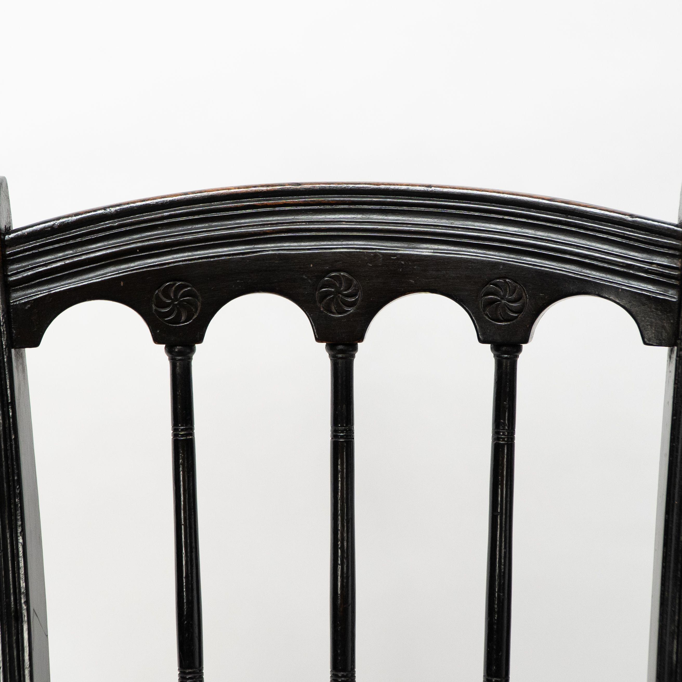 Noyer Collier & Plucknett attribué Le style Godwin. Chaise de musique ébonisée Aesthetic Movement en vente