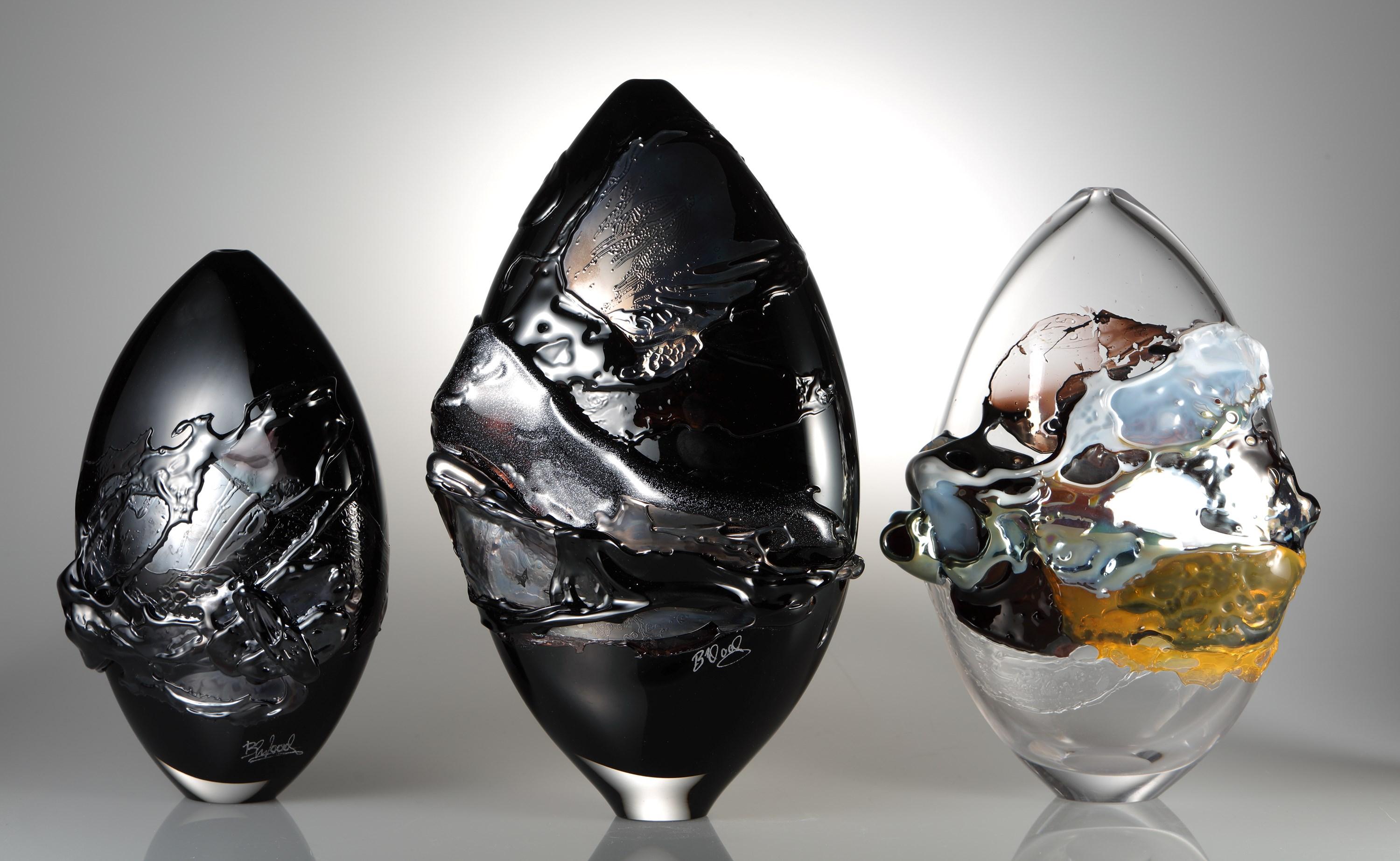 Colliery I, un vase unique en verre texturé noir abstrait de Bethany Wood Neuf - En vente à London, GB