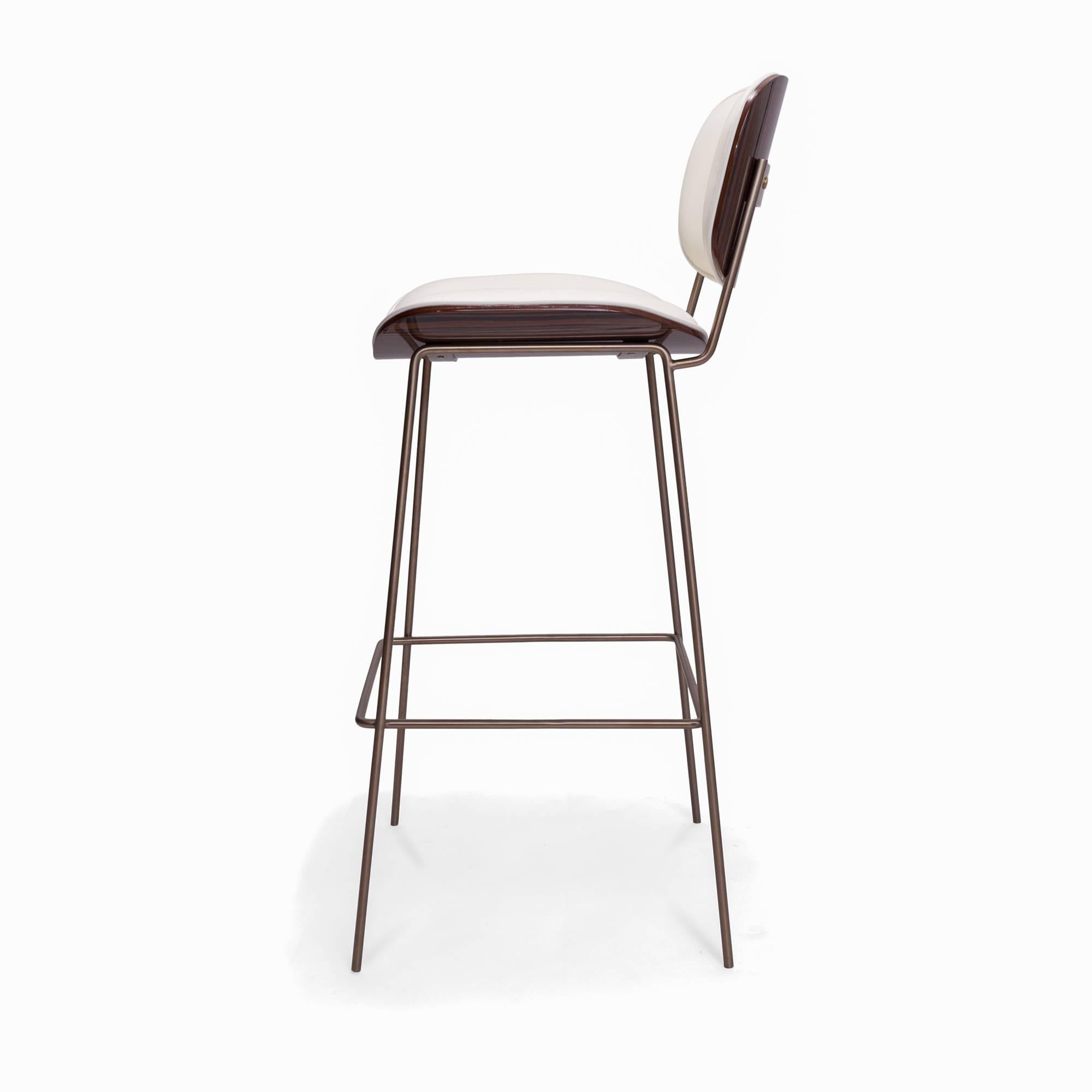 Tabouret de bar Collins avec dossier et assise en ébène et cuir Neuf - En vente à Westport, CT