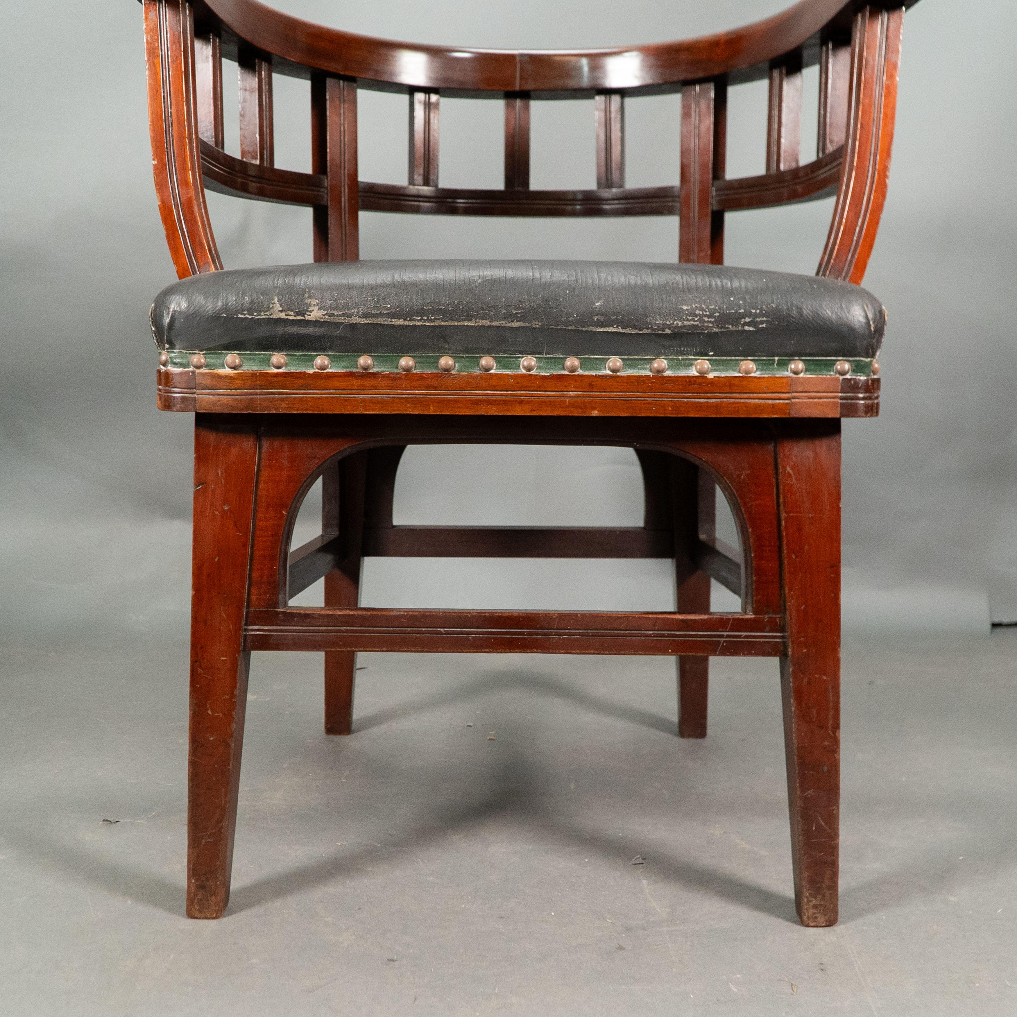 Collinson and Lock, attributed. An Aesthetic Movement Walnut armchair For Sale 7