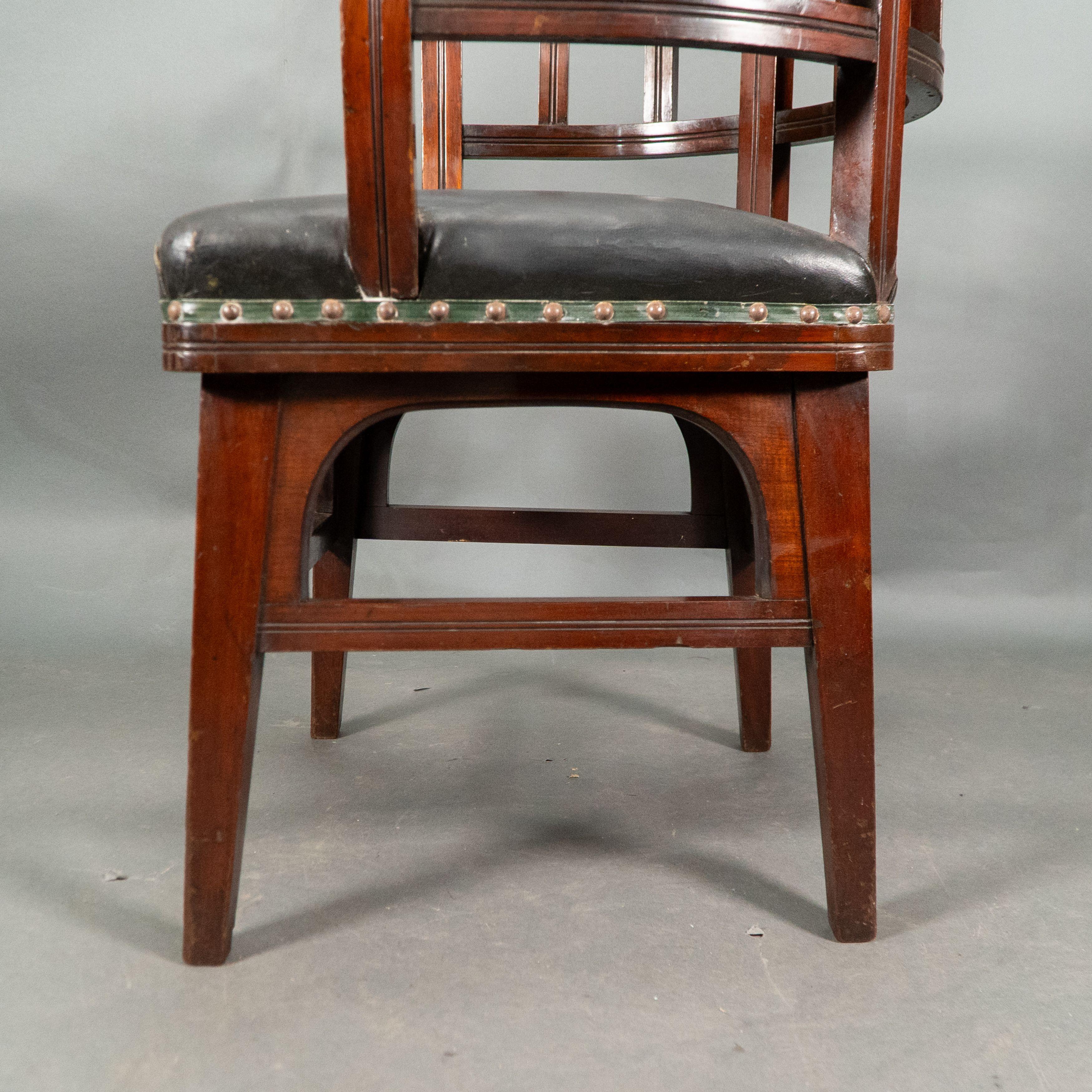Collinson and Lock, attributed. An Aesthetic Movement Walnut armchair For Sale 11