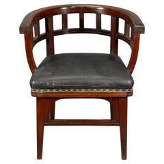 Collinson et Lock, attribué. Fauteuil en noyer Aesthetic Movement