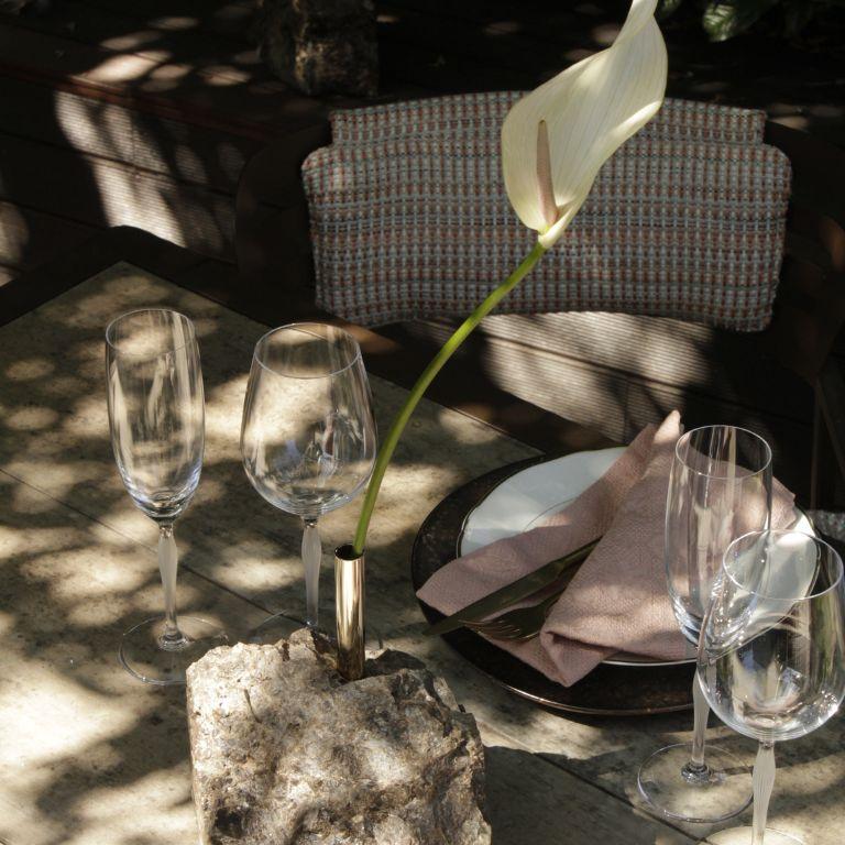 Collis I - Skulpturaler Pflanzenständer aus Messing und Marmor Emperador im Angebot 5