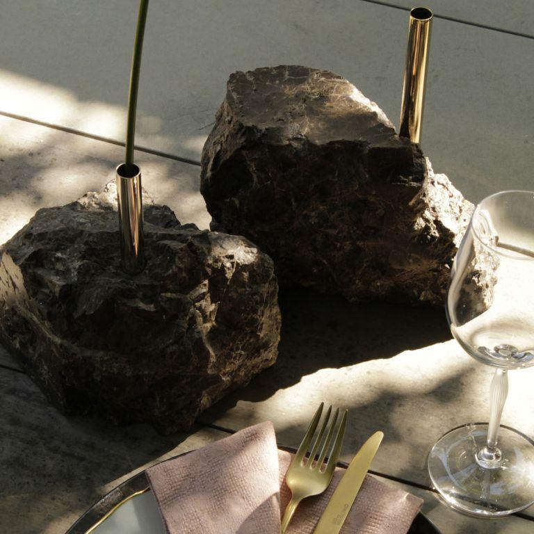 Collis I - Skulpturaler Pflanzenständer aus Messing und Marmor Emperador im Angebot 2