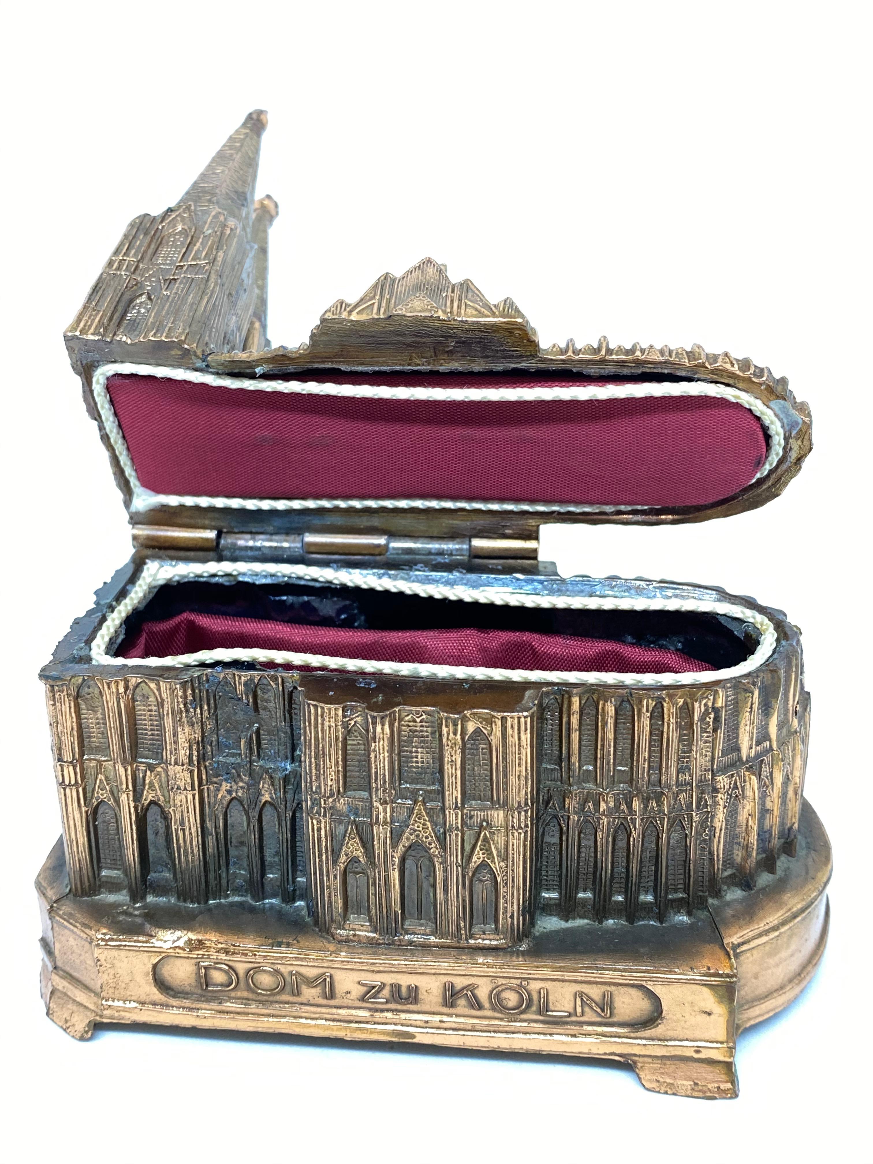 Schmuckkästchen-Schmuckkästchen aus Metall, antikes deutsches Souvenir der Kölner Kathedrale, 1930er Jahre (Deutsch) im Angebot