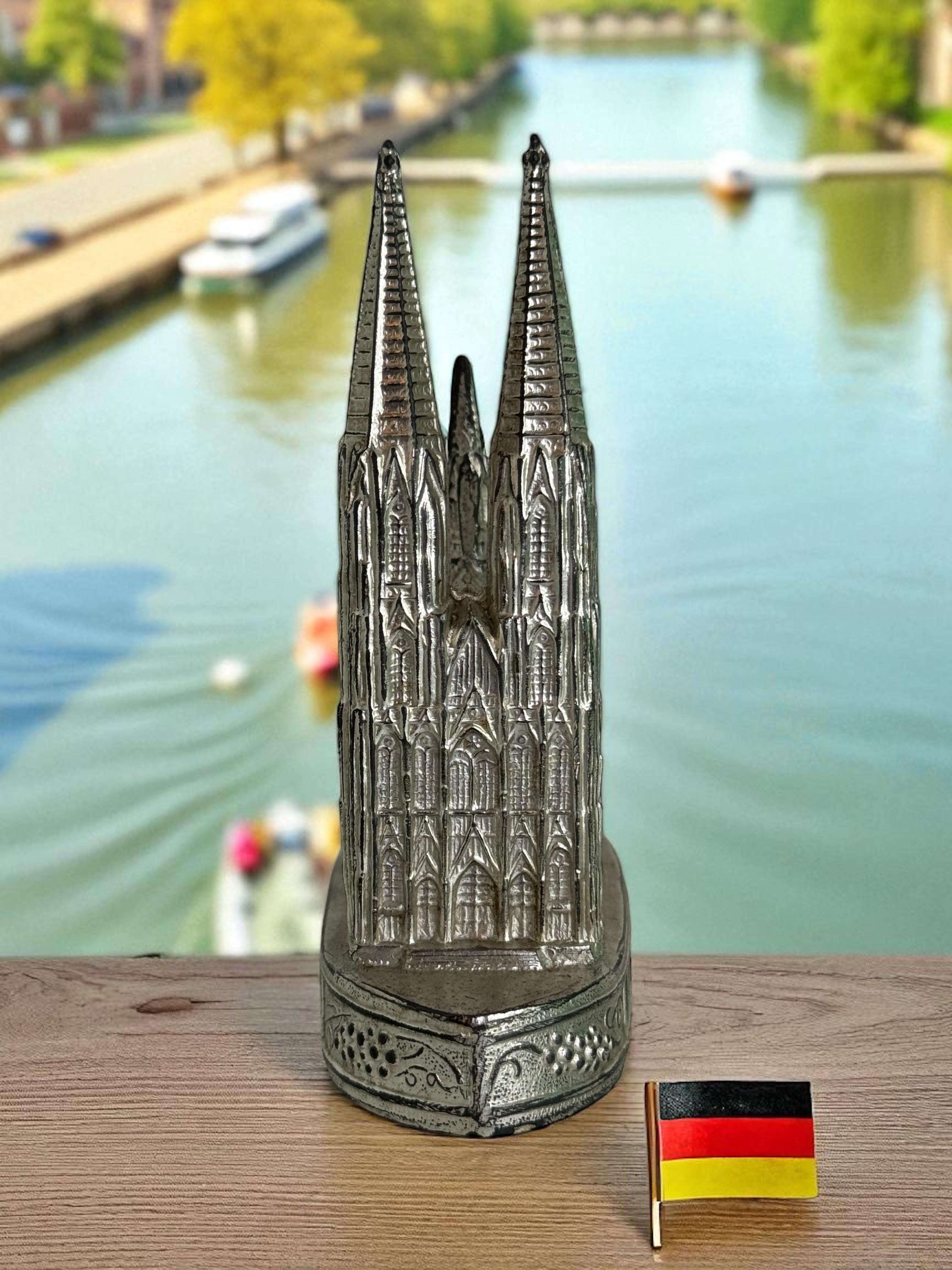 Cathédrale de Cologne Souvenir Bâtiment architectural Collectional Allemagne années 1920 en vente 1