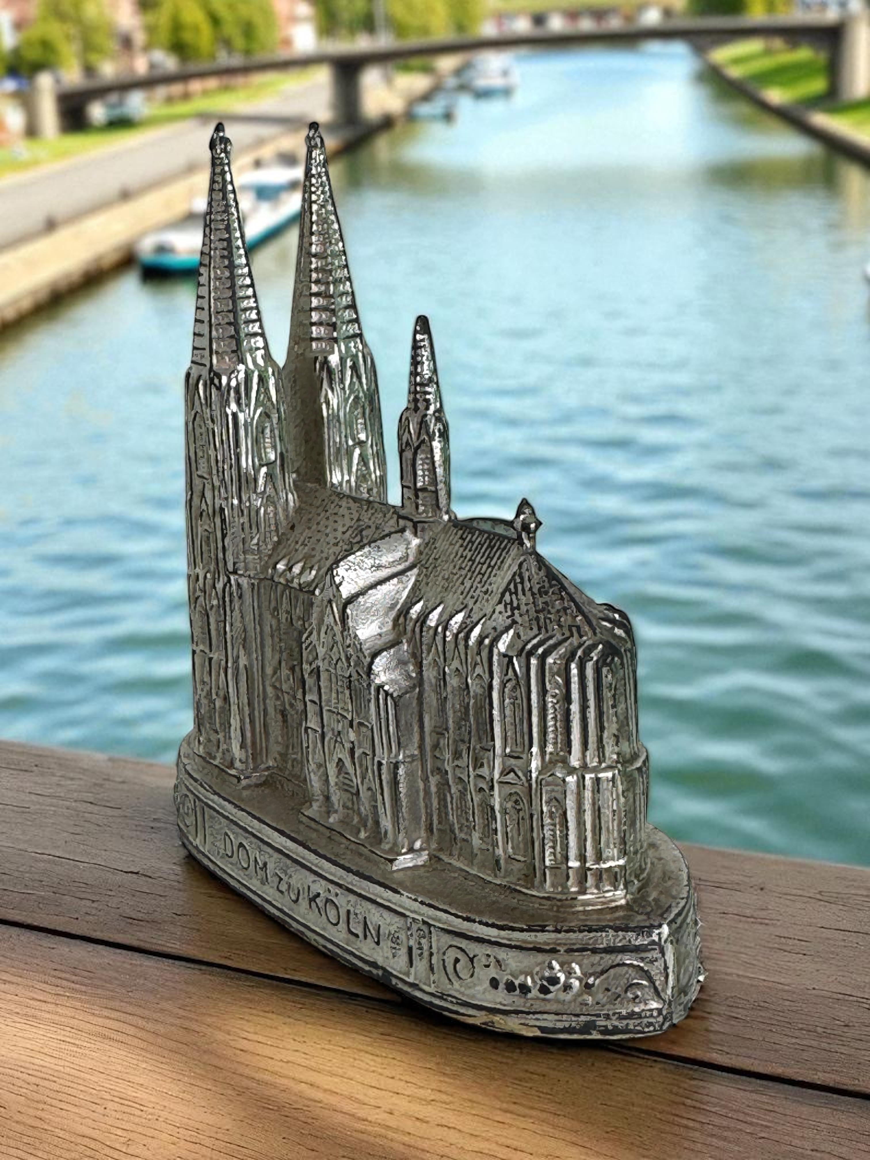 Cathédrale de Cologne Souvenir Bâtiment architectural Collectional Allemagne années 1920 en vente 2
