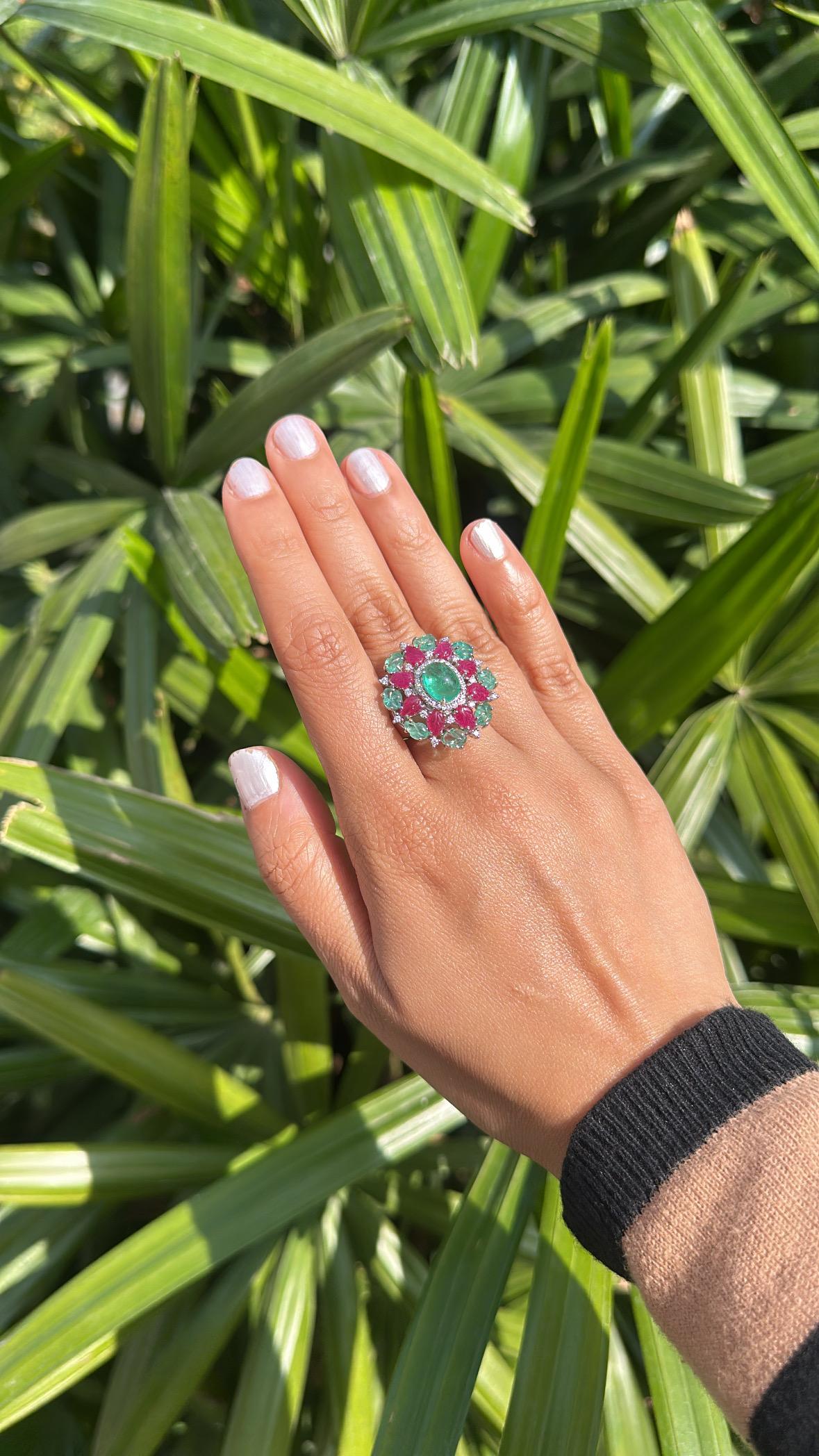 Colomabian Emerald Cabochon, carved Emeralds, Rubies & Diamonds Cocktail Ring For Sale 5